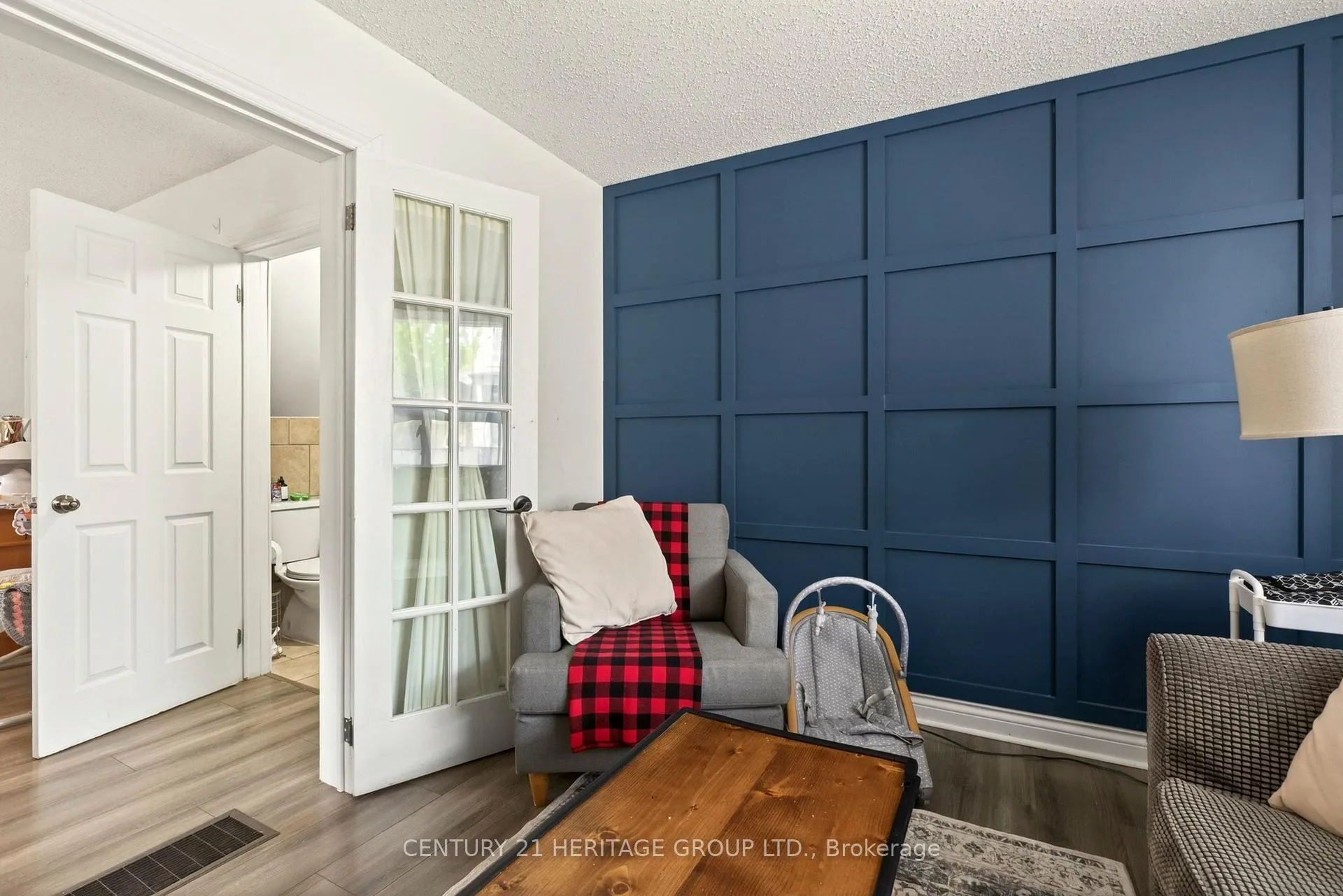 Photo 7 of 62 Emerald Street N, Hamilton, Landsdale — HOMEH