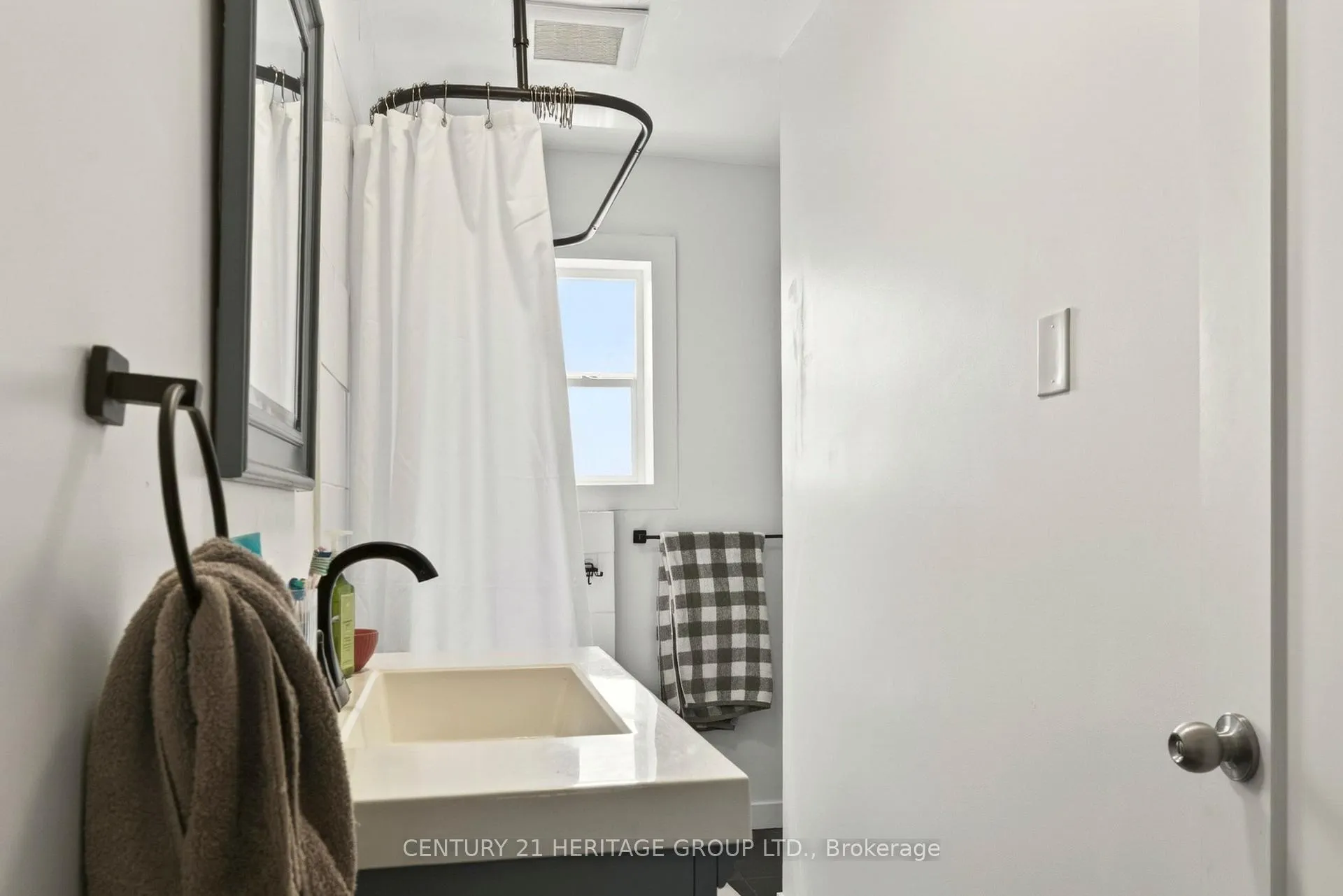 Photo 25 of 62 Emerald Street N, Hamilton, Landsdale — HOMEH
