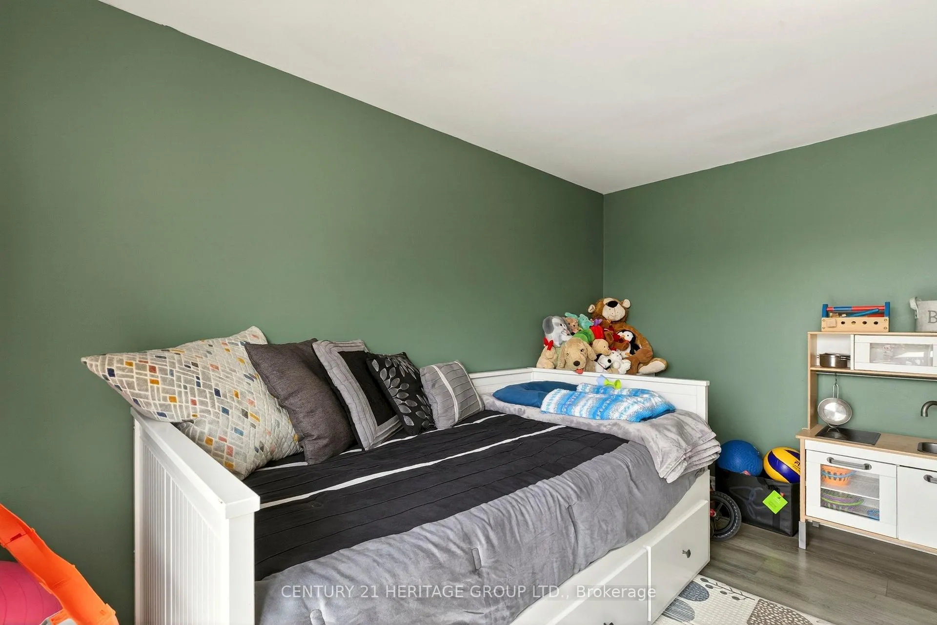 Photo 29 of 62 Emerald Street N, Hamilton, Landsdale — HOMEH