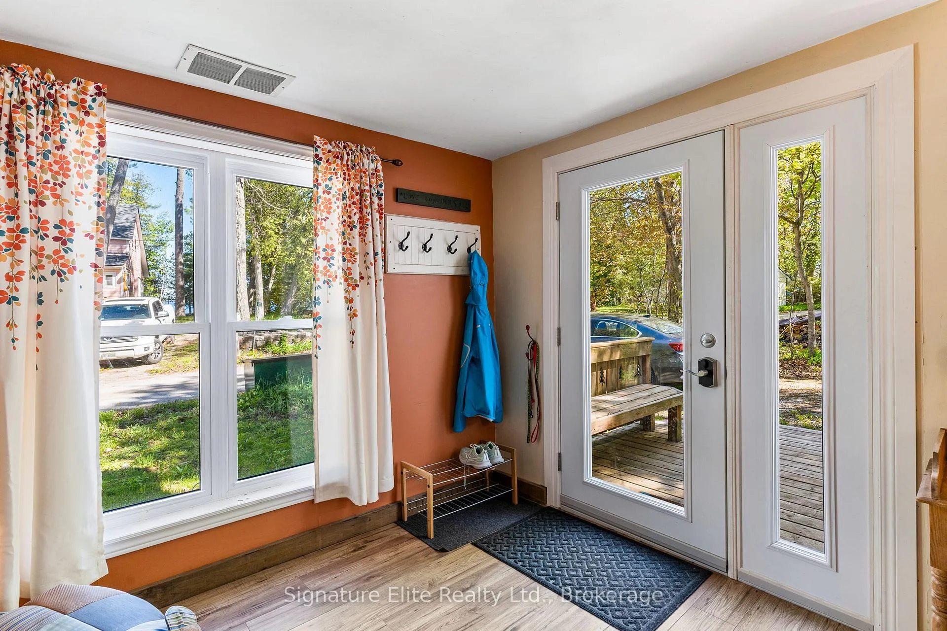 Photo 3 of 42 Rose Street, Kawartha Lakes, Fenelon — HOMEH