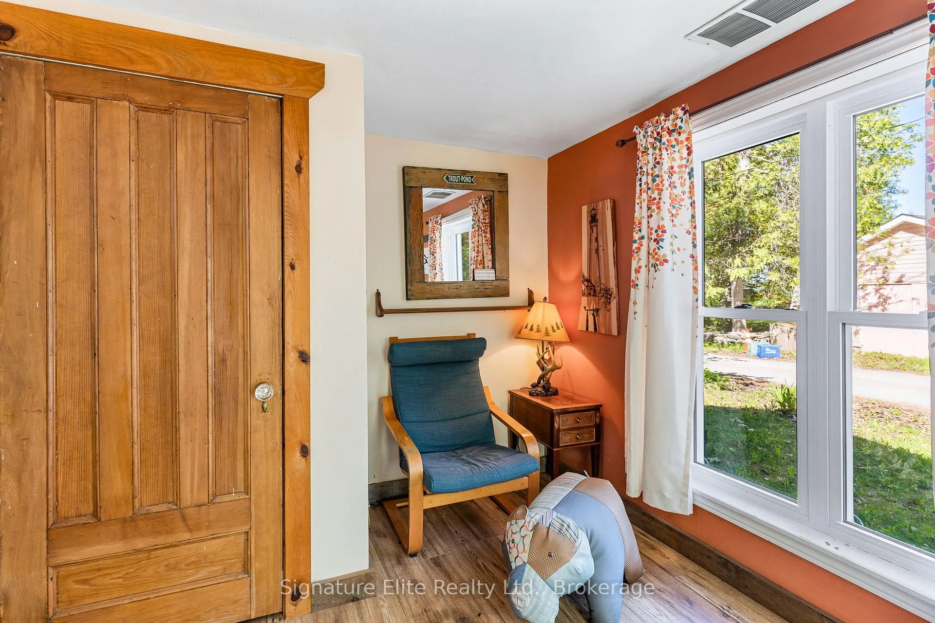 Photo 4 of 42 Rose Street, Kawartha Lakes, Fenelon — HOMEH