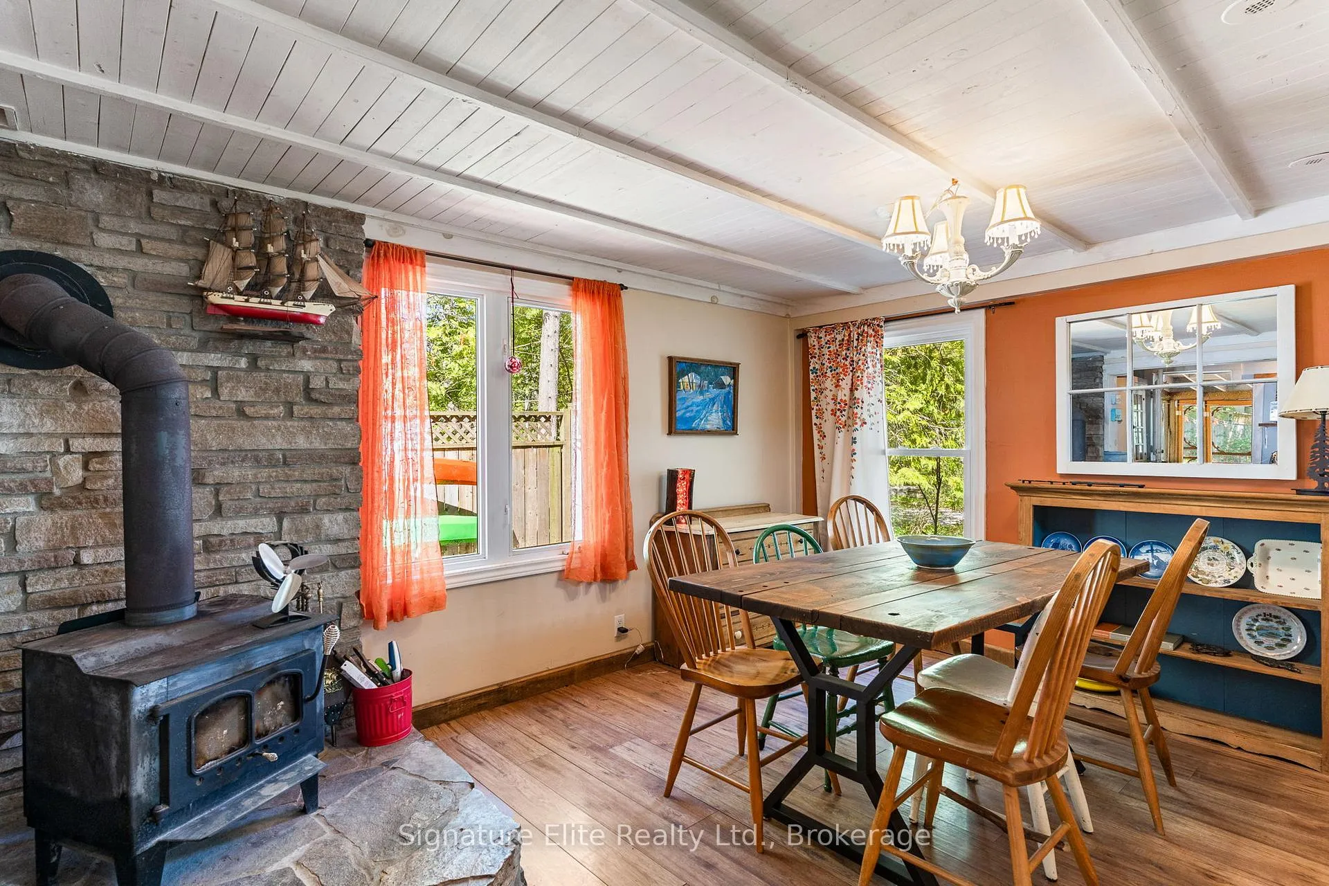 Photo 8 of 42 Rose Street, Kawartha Lakes, Fenelon — HOMEH