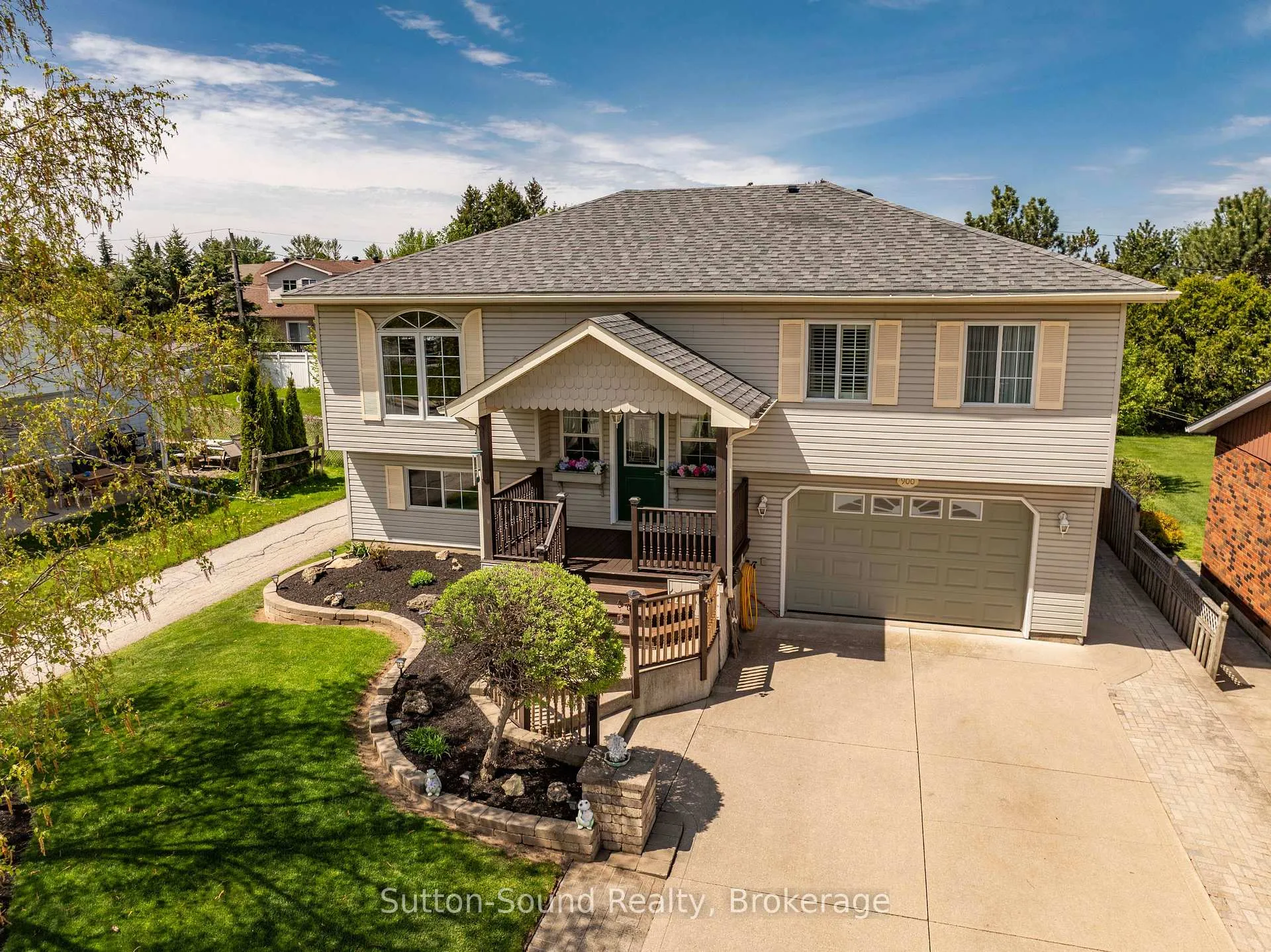 Photo 3 of 900 10th Avenue E, Owen Sound — HOMEH