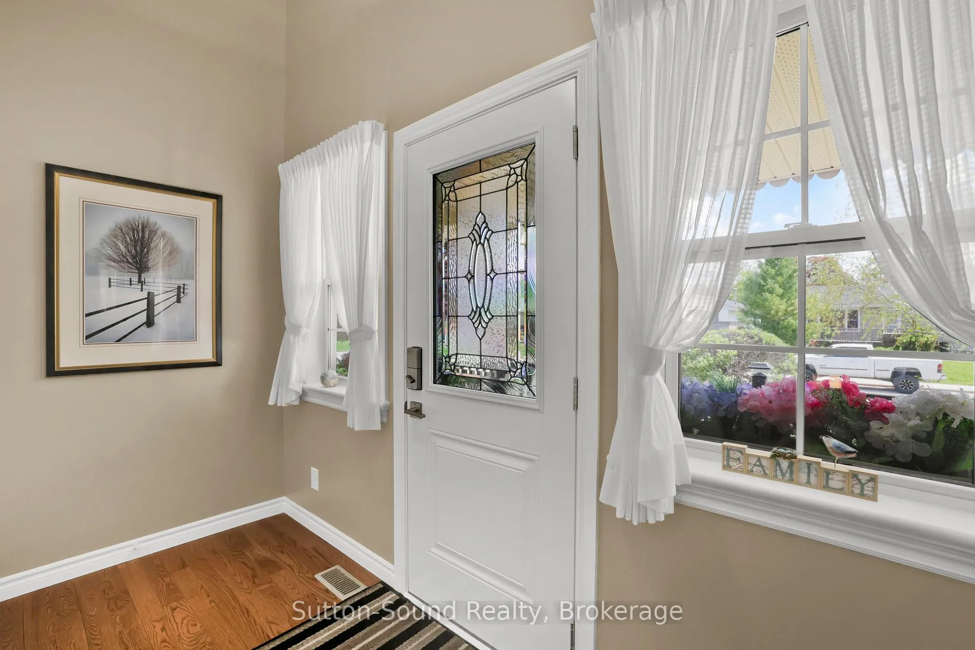 Photo 5 of 900 10th Avenue E, Owen Sound — HOMEH