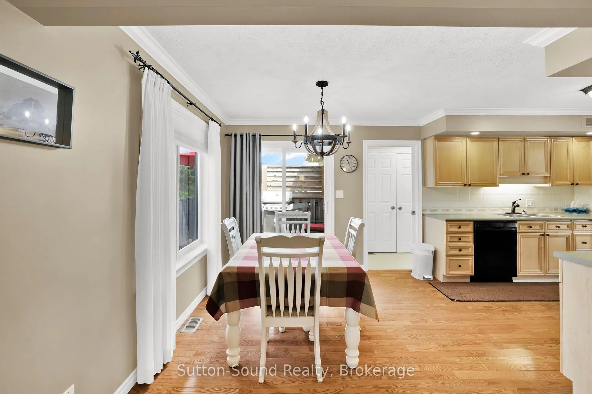 Photo 11 of 900 10th Avenue E, Owen Sound — HOMEH