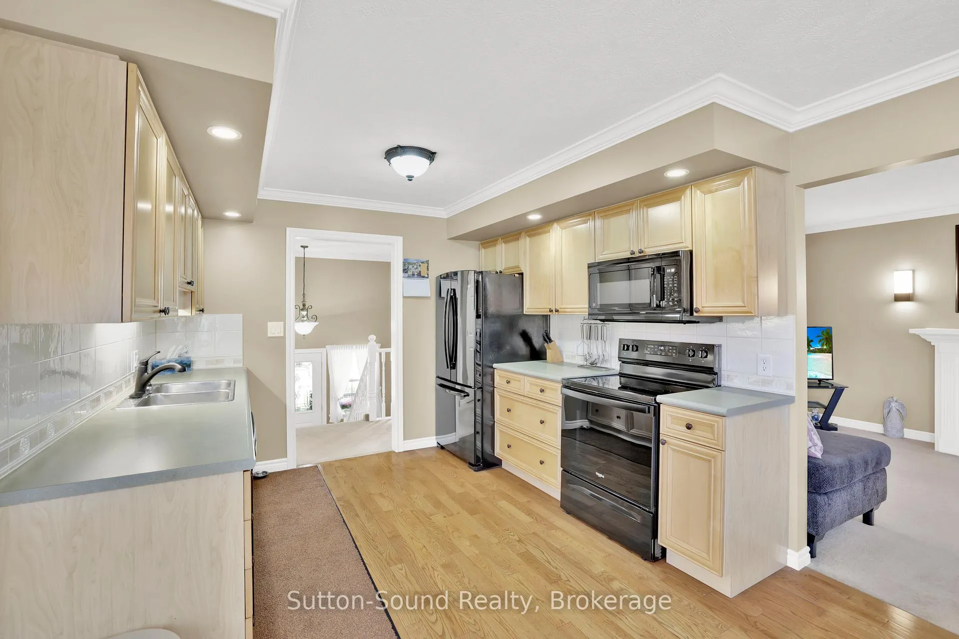 Photo 12 of 900 10th Avenue E, Owen Sound — HOMEH
