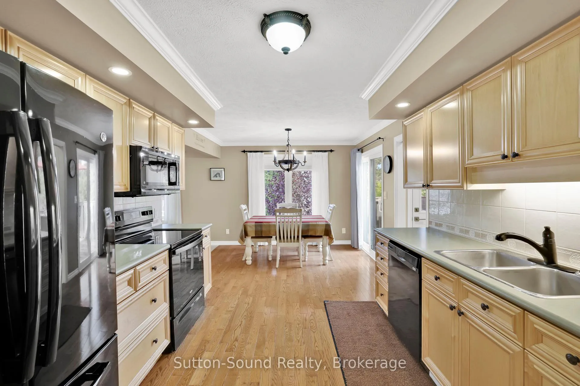 Photo 13 of 900 10th Avenue E, Owen Sound — HOMEH