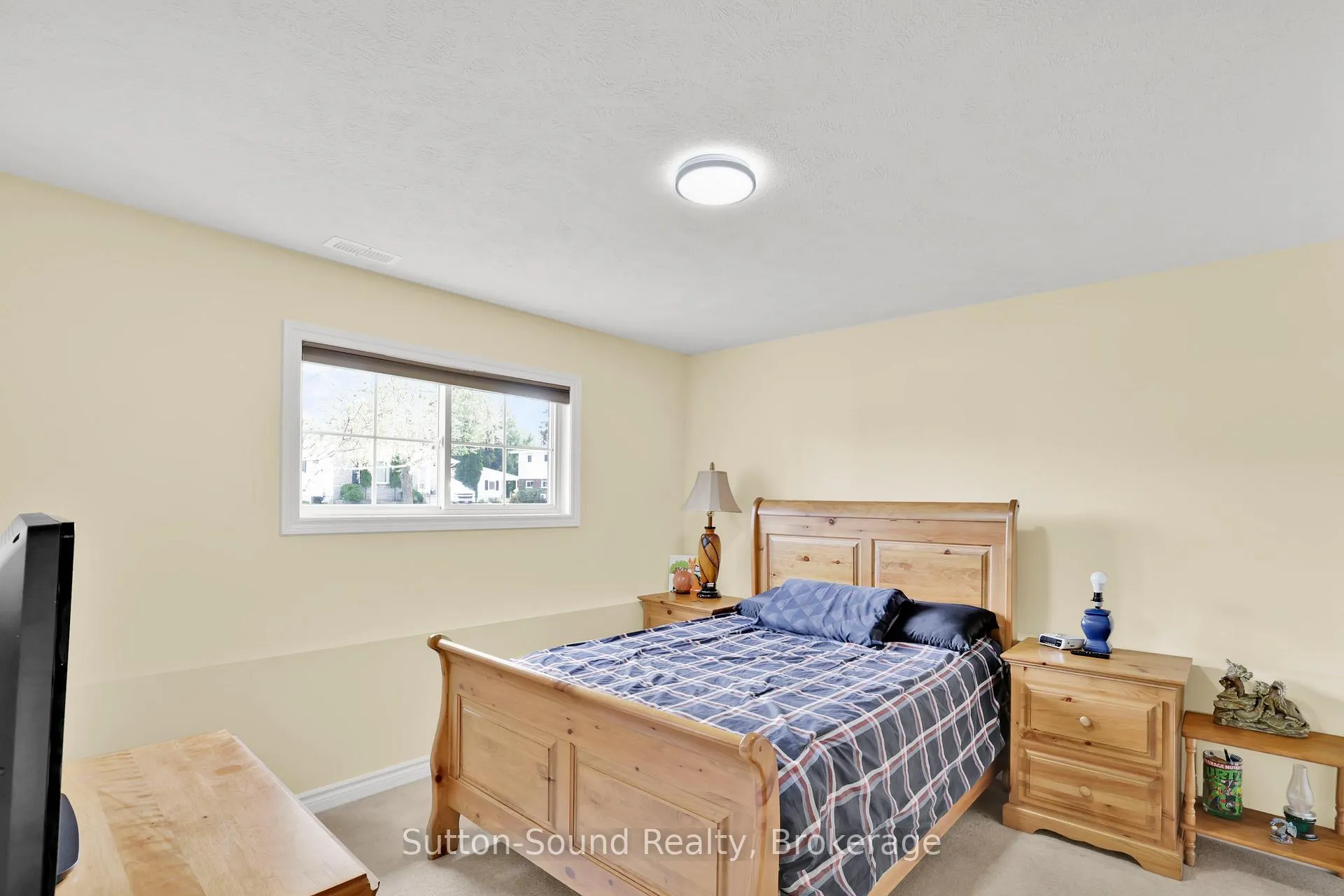 Photo 23 of 900 10th Avenue E, Owen Sound — HOMEH