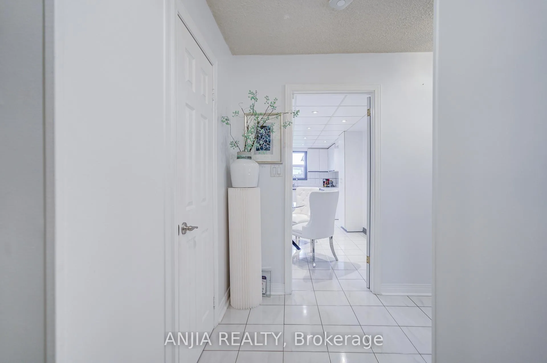 Photo 6 of 7 Downside Road, Markham, Milliken Mills West — HOMEH