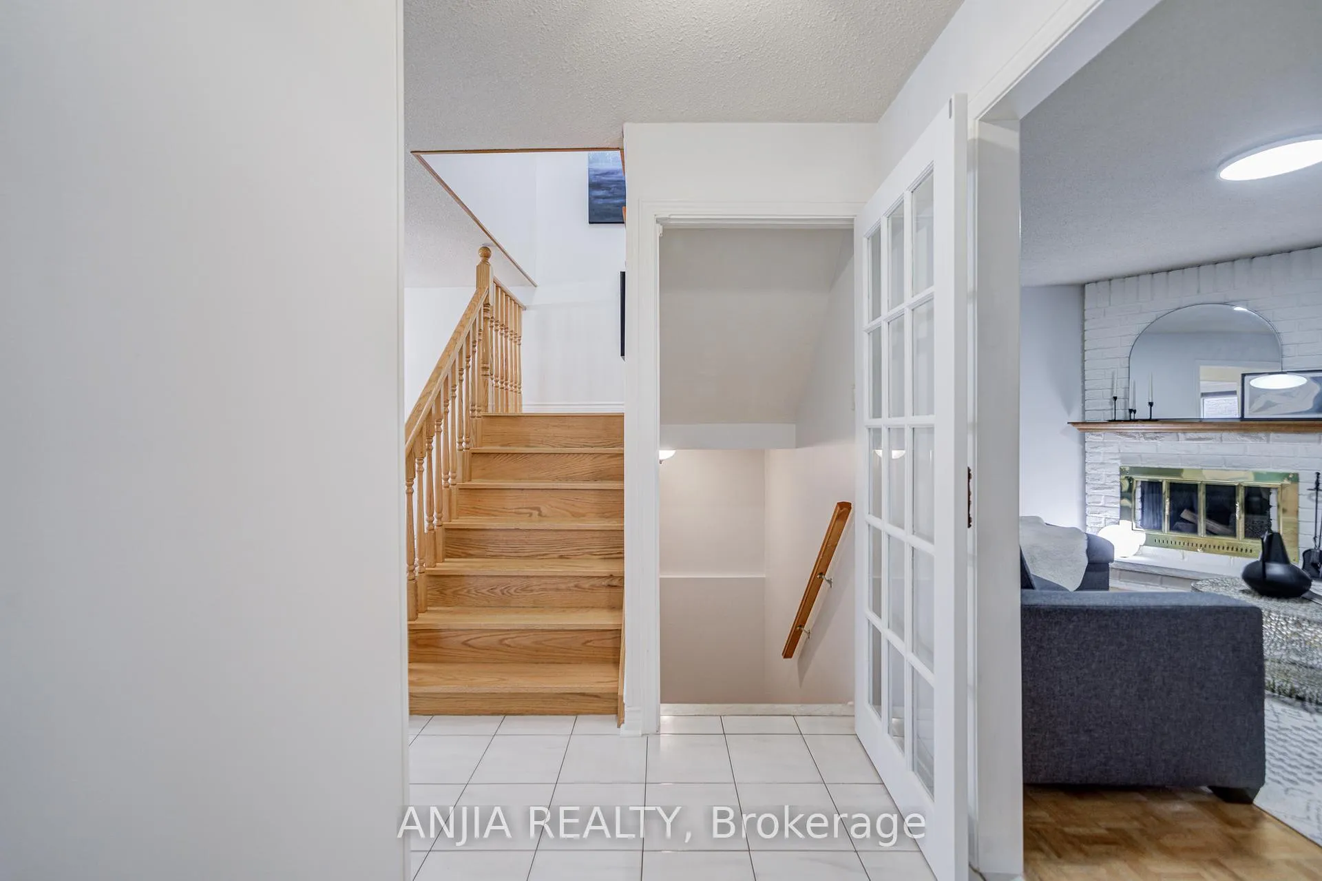 Photo 7 of 7 Downside Road, Markham, Milliken Mills West — HOMEH