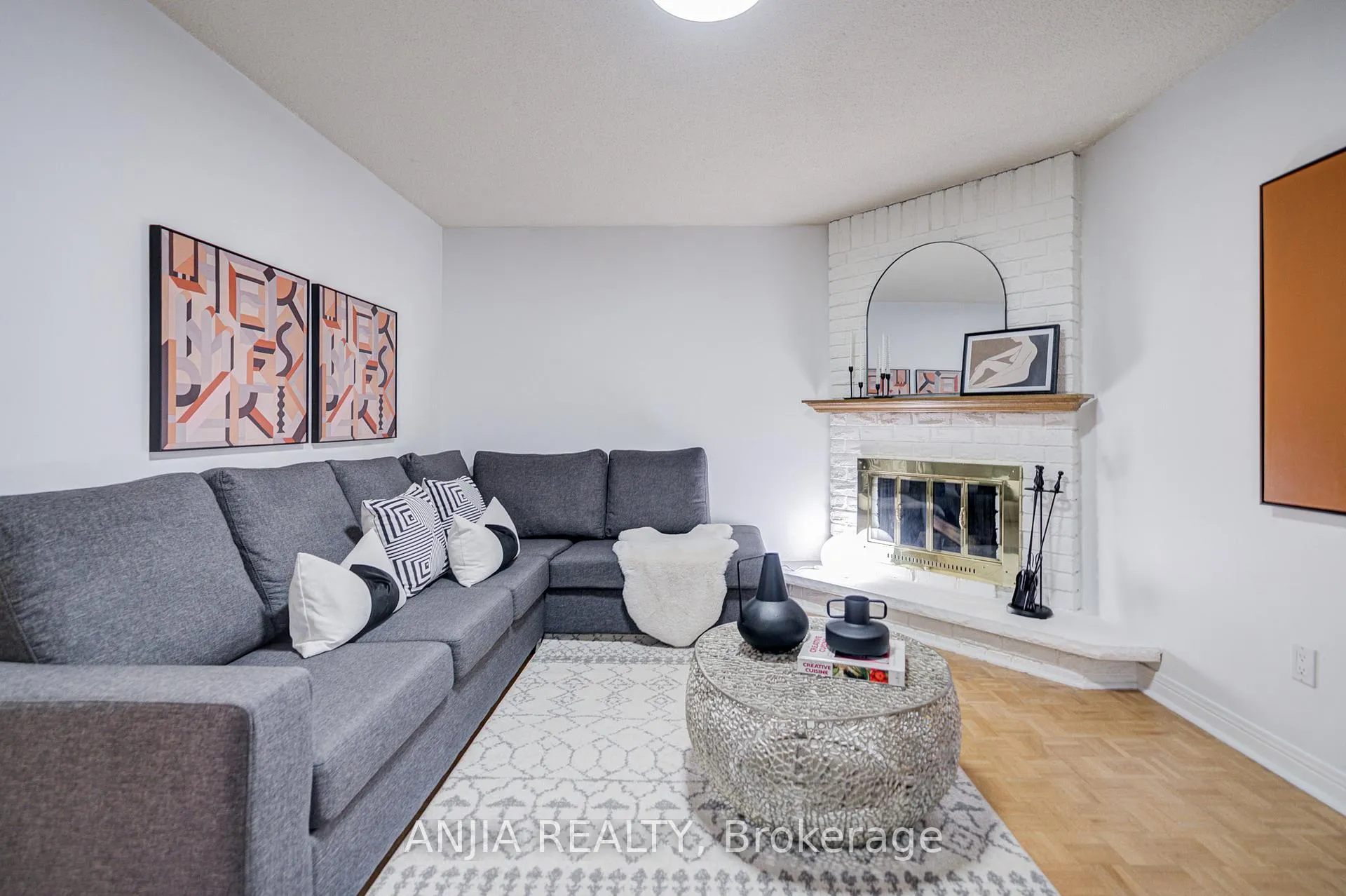 Photo 10 of 7 Downside Road, Markham, Milliken Mills West — HOMEH