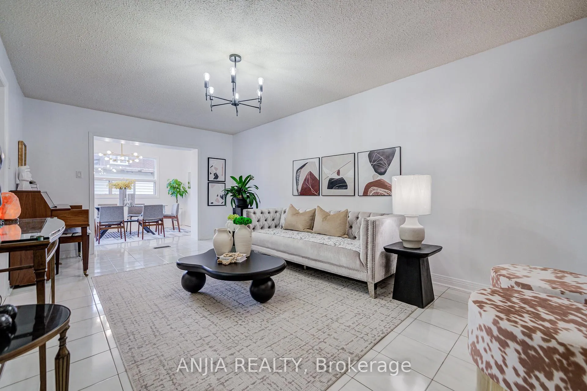 Photo 13 of 7 Downside Road, Markham, Milliken Mills West — HOMEH