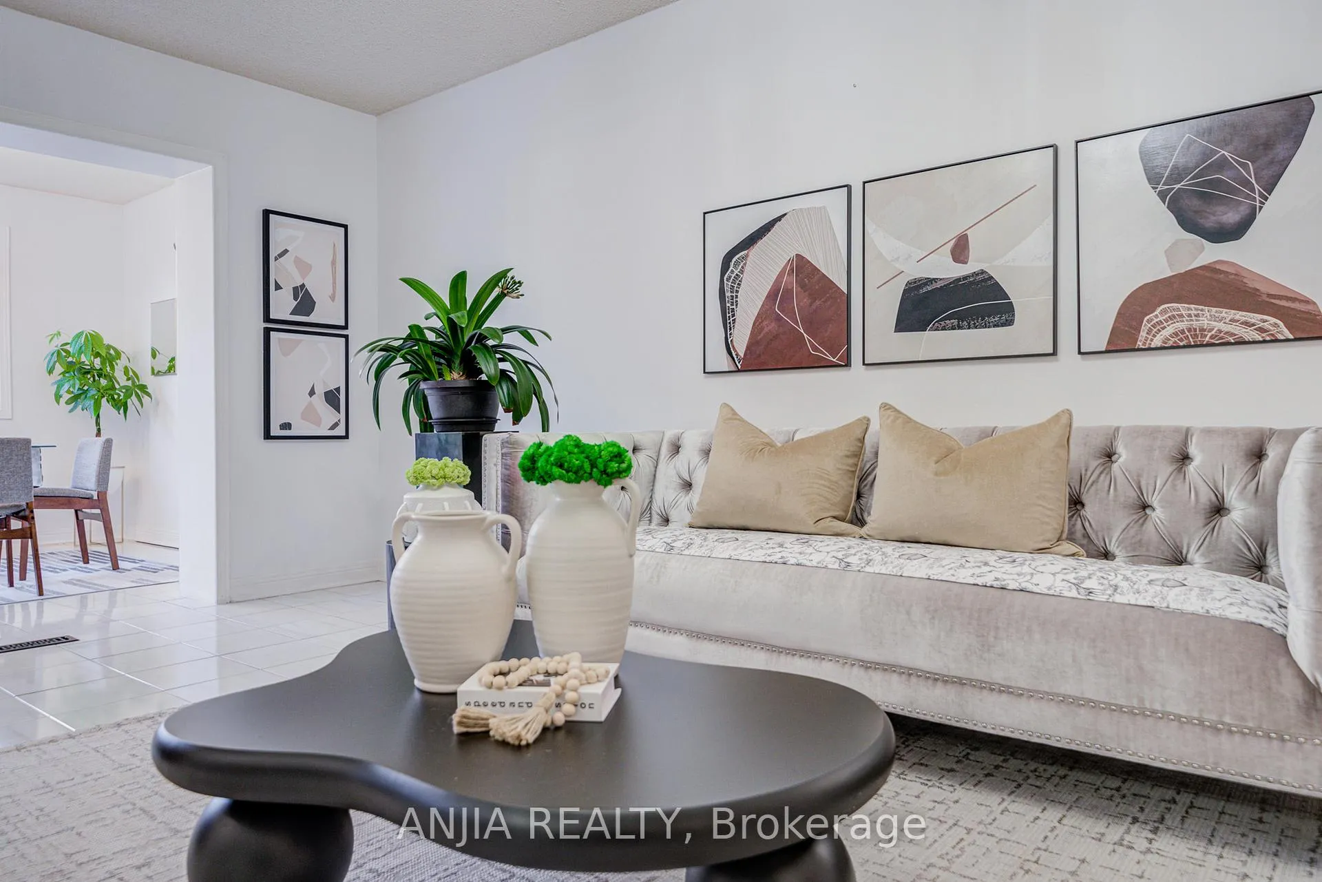 Photo 15 of 7 Downside Road, Markham, Milliken Mills West — HOMEH