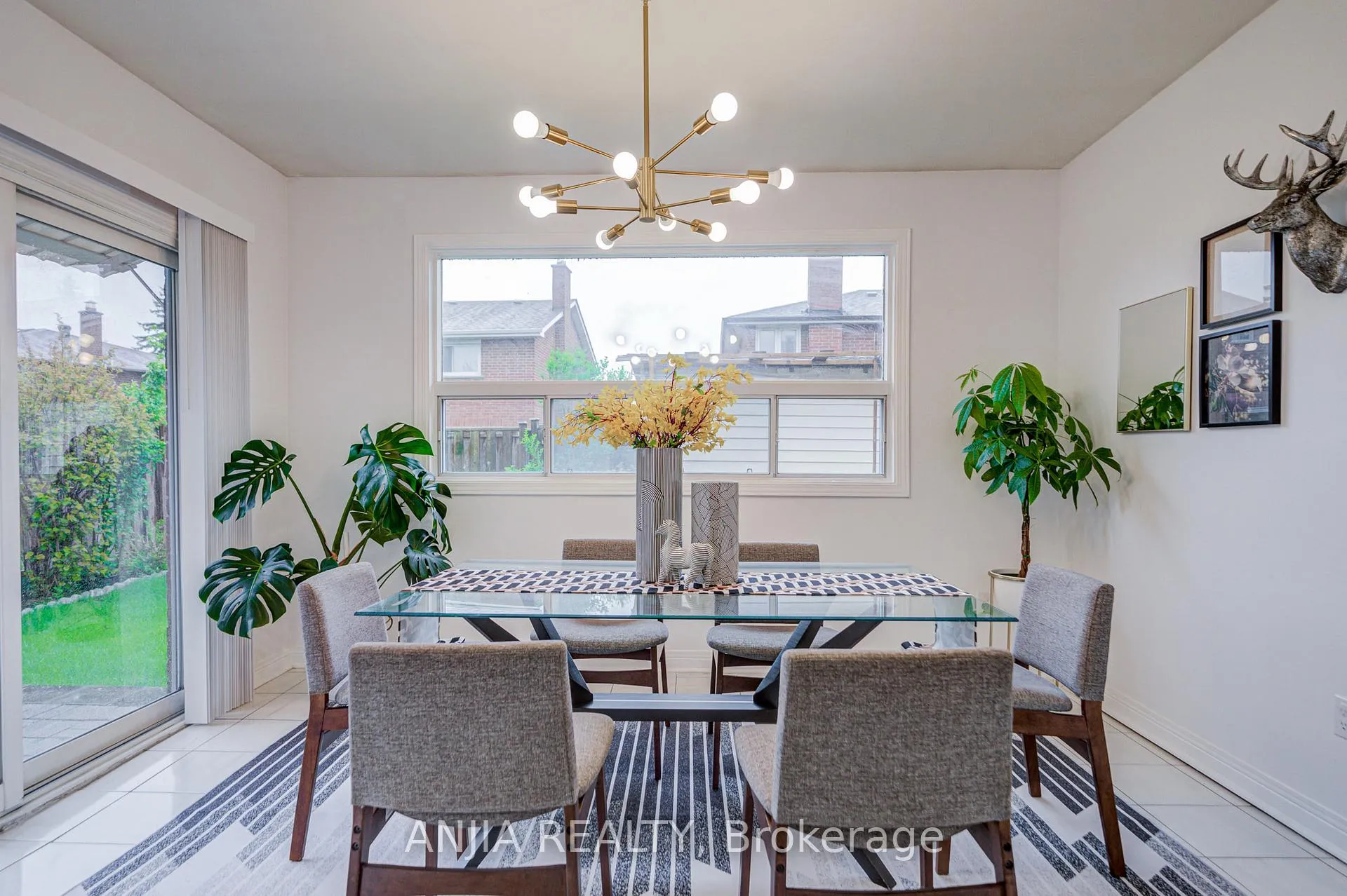 Photo 18 of 7 Downside Road, Markham, Milliken Mills West — HOMEH