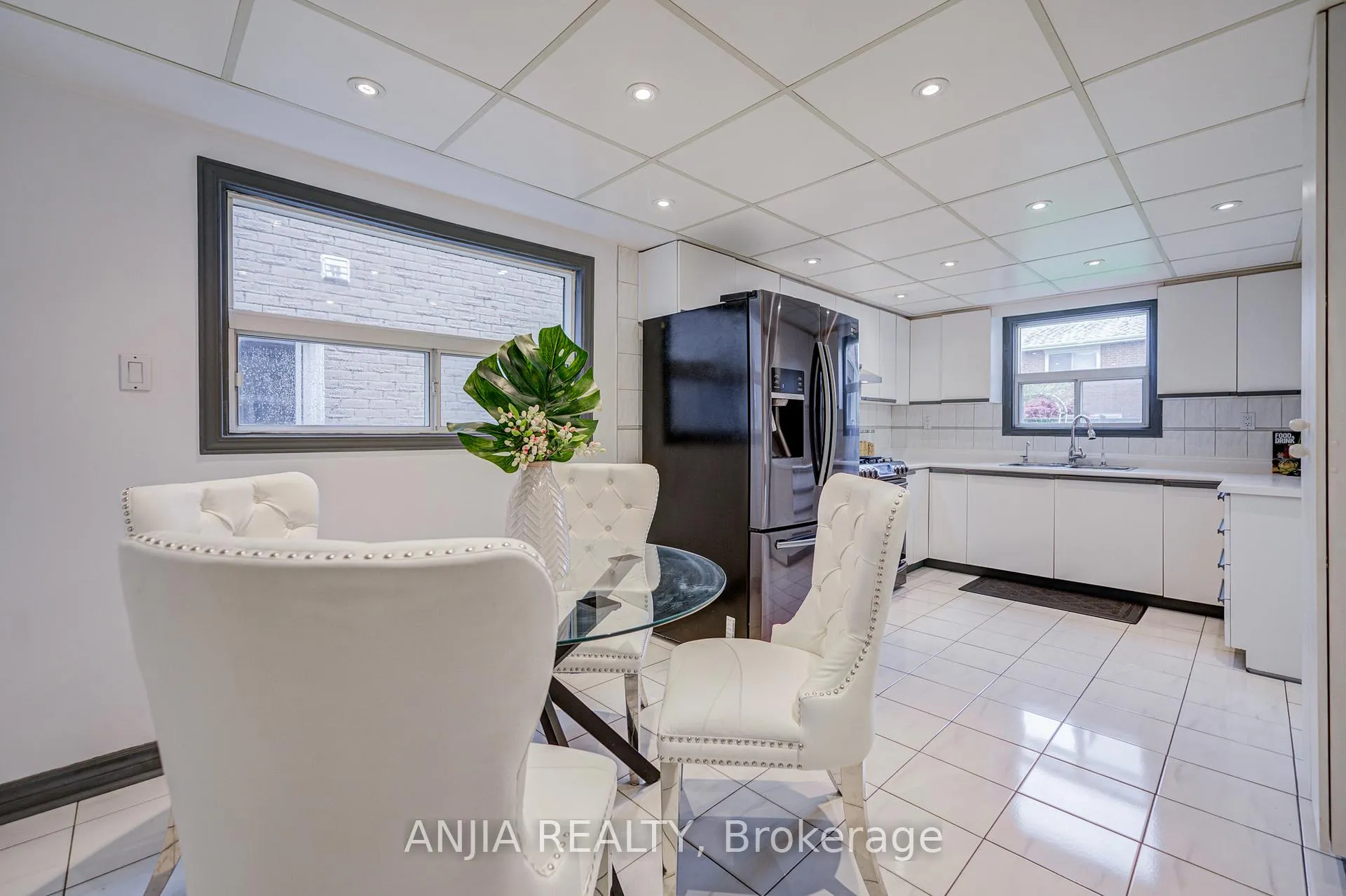 Photo 22 of 7 Downside Road, Markham, Milliken Mills West — HOMEH
