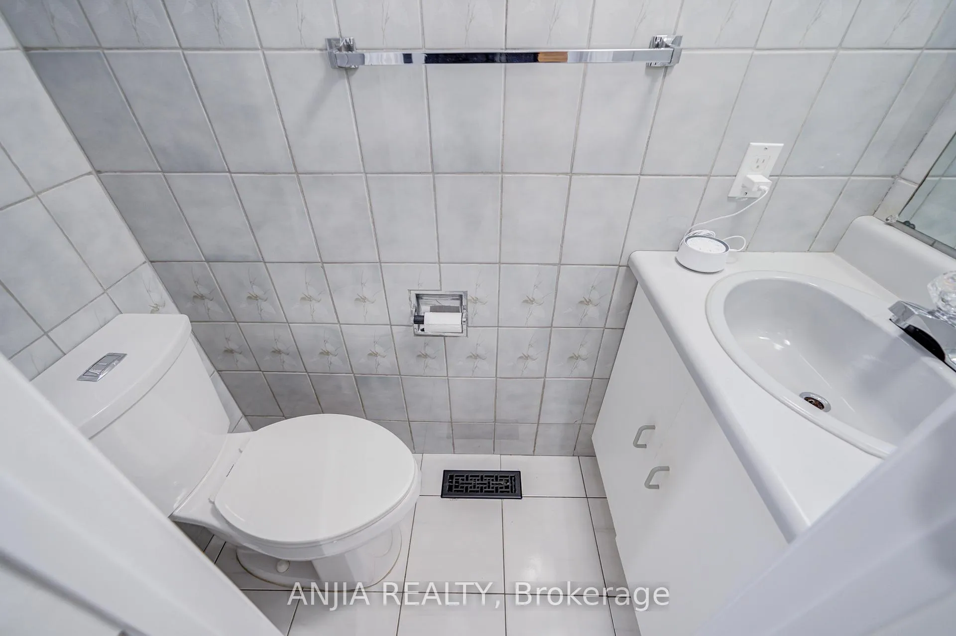 Photo 26 of 7 Downside Road, Markham, Milliken Mills West — HOMEH