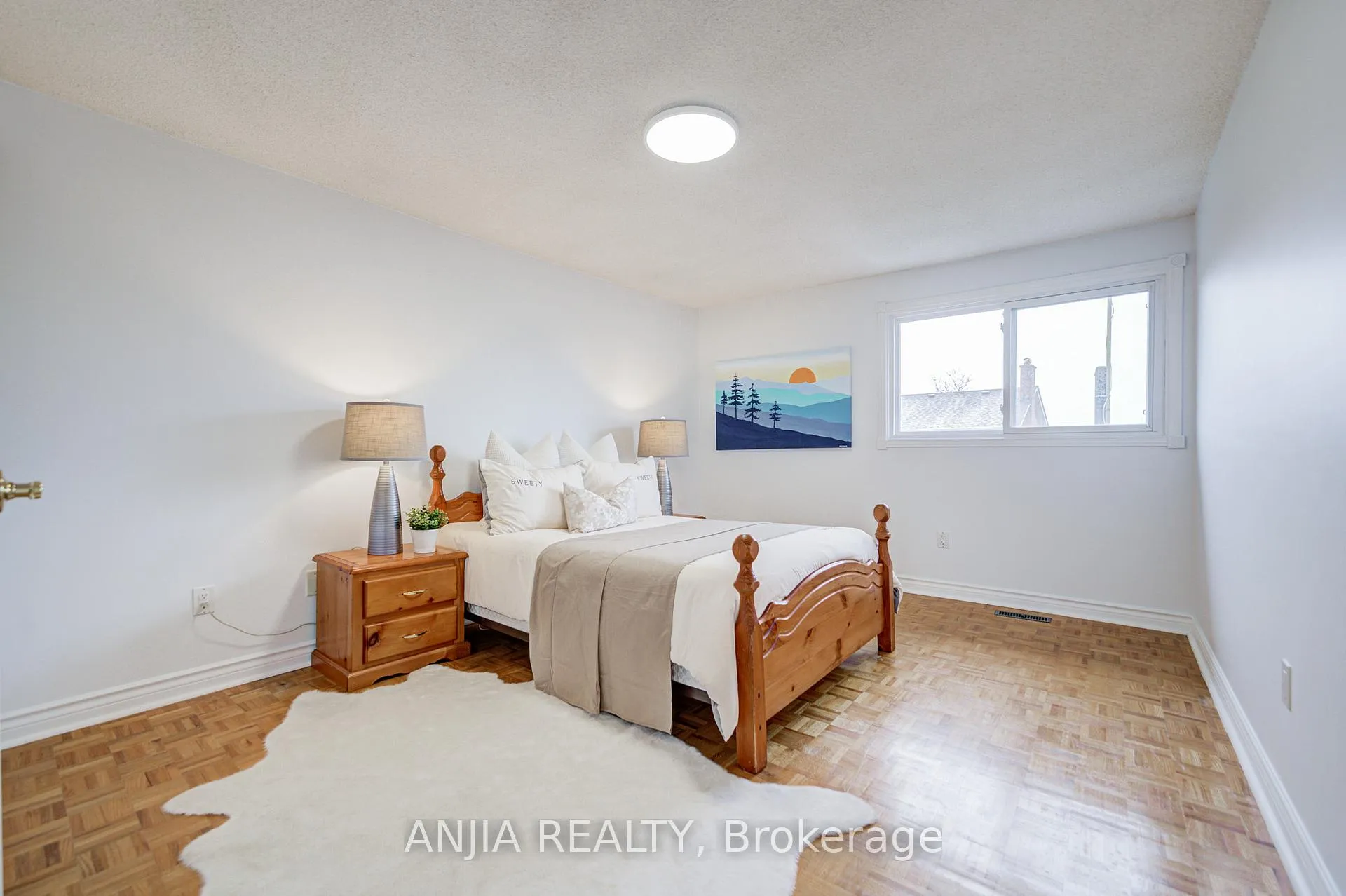Photo 32 of 7 Downside Road, Markham, Milliken Mills West — HOMEH