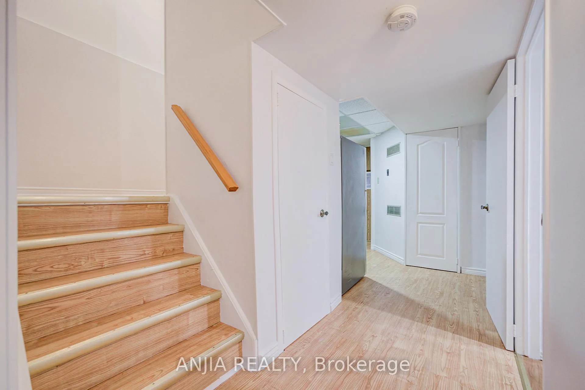 Photo 41 of 7 Downside Road, Markham, Milliken Mills West — HOMEH