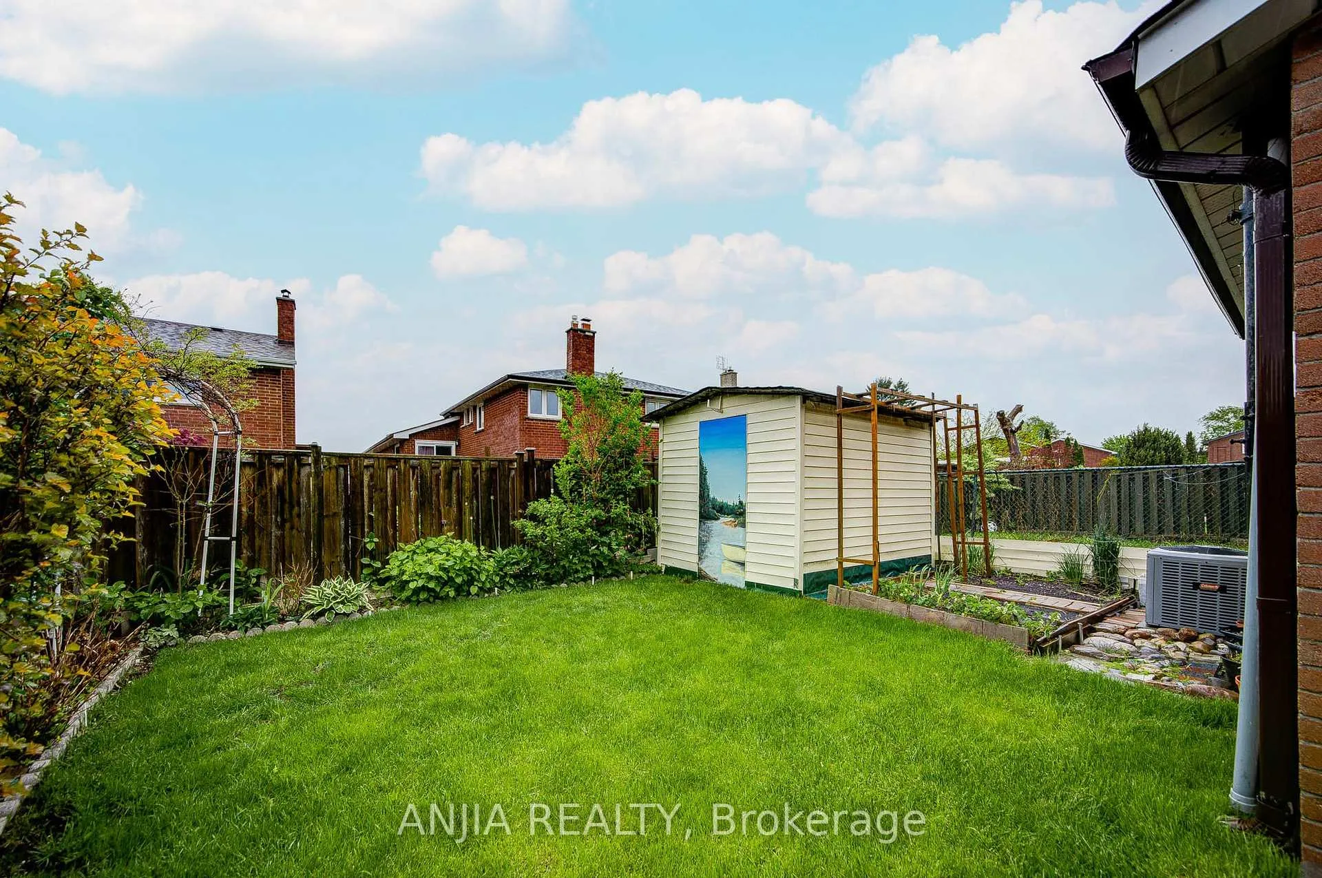 Photo 48 of 7 Downside Road, Markham, Milliken Mills West — HOMEH
