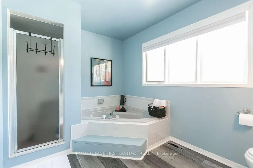 Photo 24 of 13 Irwin Drive, Barrie, Northwest — HOMEH