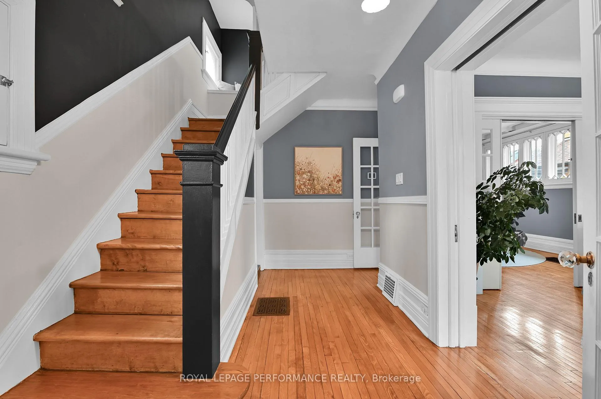 Photo 4 of 16 Ossington Avenue, Ottawa, Old Ottawa South — HOMEH