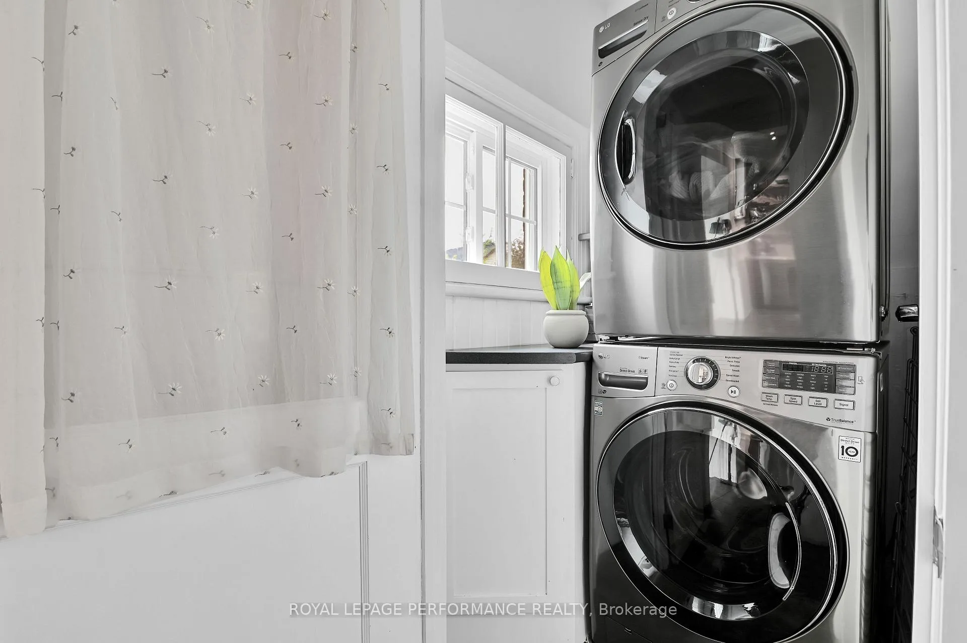 Photo 7 of 16 Ossington Avenue, Ottawa, Old Ottawa South — HOMEH
