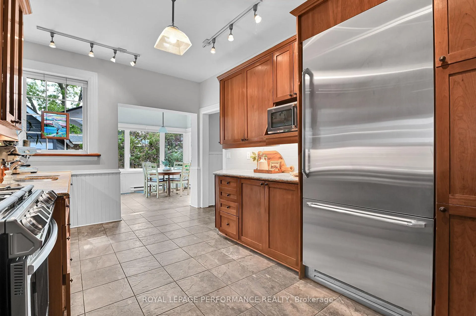 Photo 10 of 16 Ossington Avenue, Ottawa, Old Ottawa South — HOMEH
