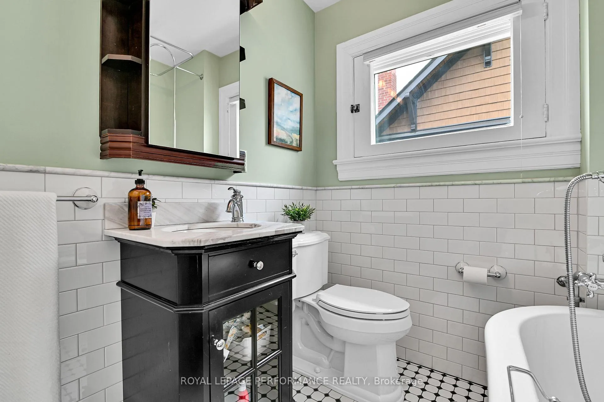 Photo 17 of 16 Ossington Avenue, Ottawa, Old Ottawa South — HOMEH