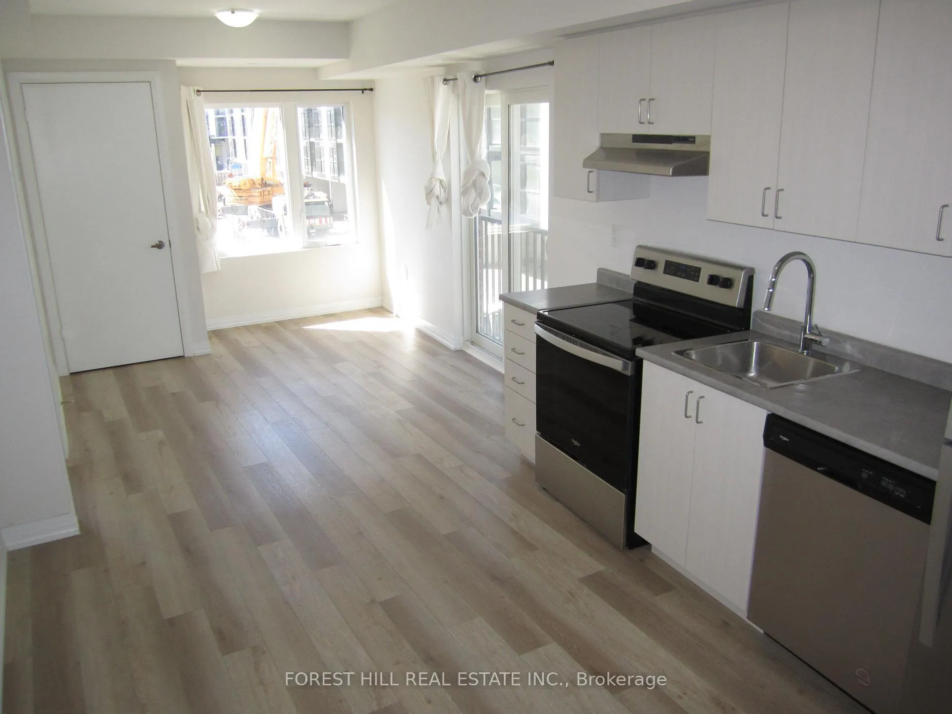 Photo 8 of Unit 111, 8010 Kipling Avenue, Vaughan, West Woodbridge — HOMEH