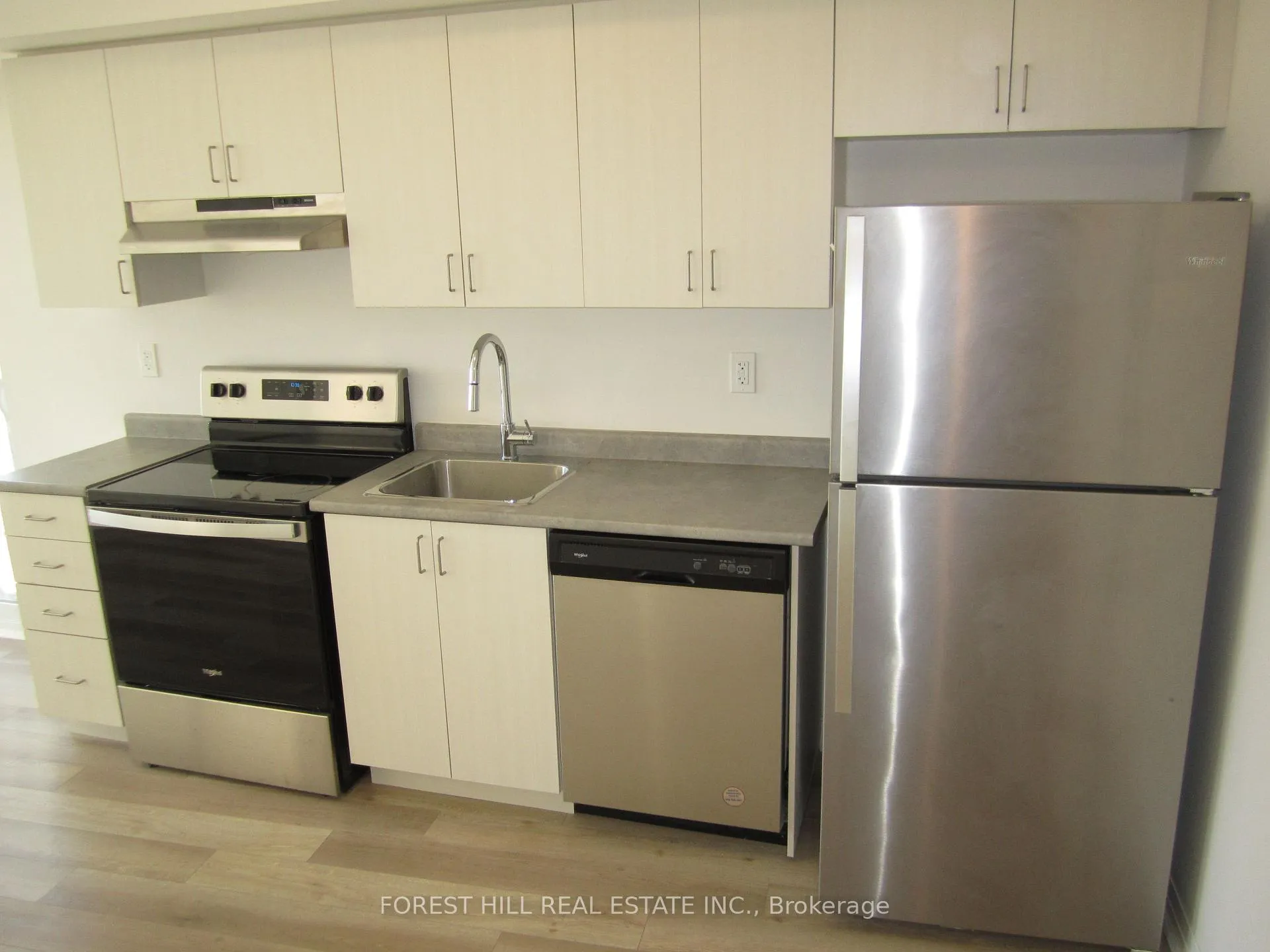 Photo 9 of Unit 111, 8010 Kipling Avenue, Vaughan, West Woodbridge — HOMEH