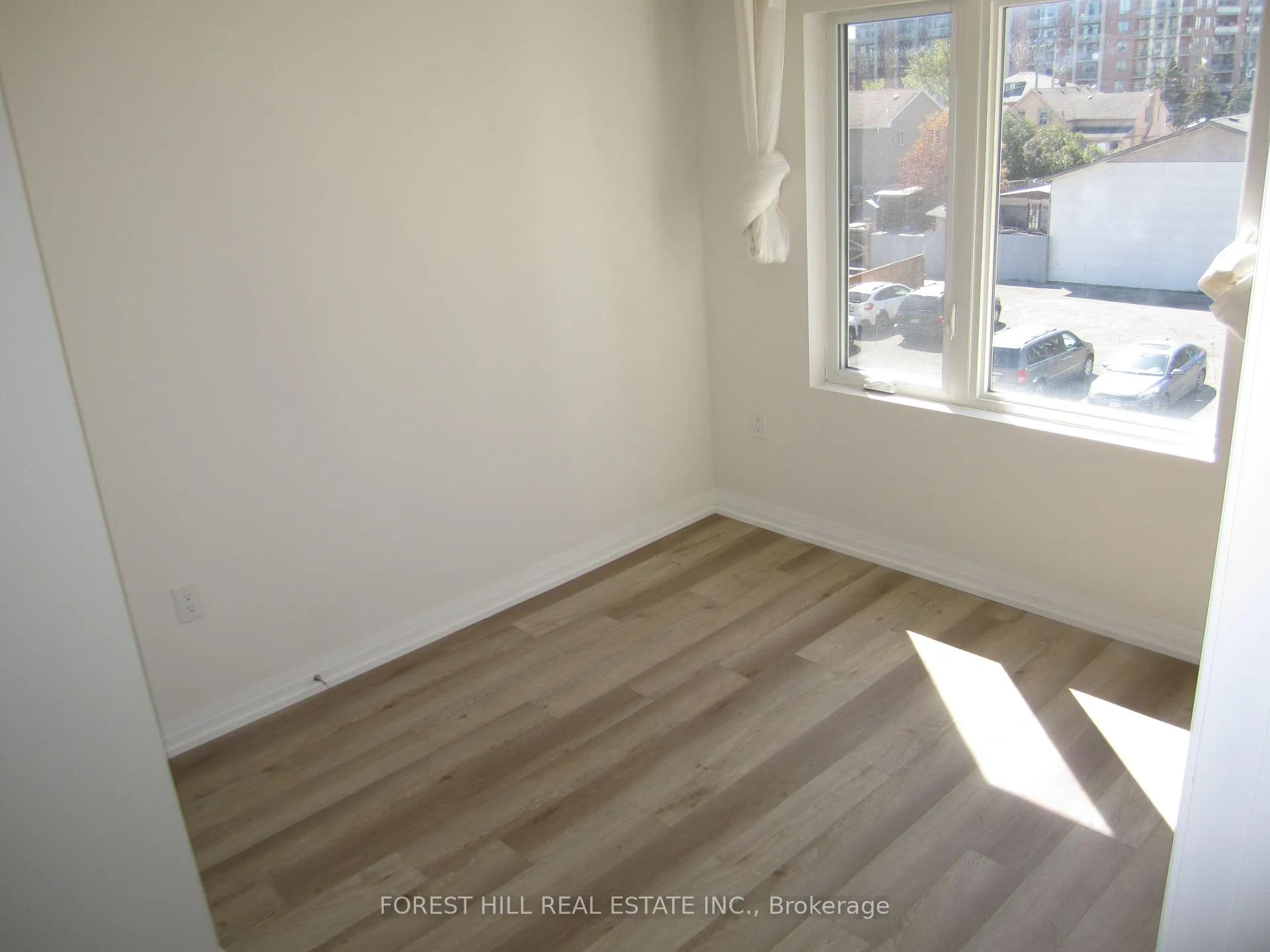 Photo 10 of Unit 111, 8010 Kipling Avenue, Vaughan, West Woodbridge — HOMEH