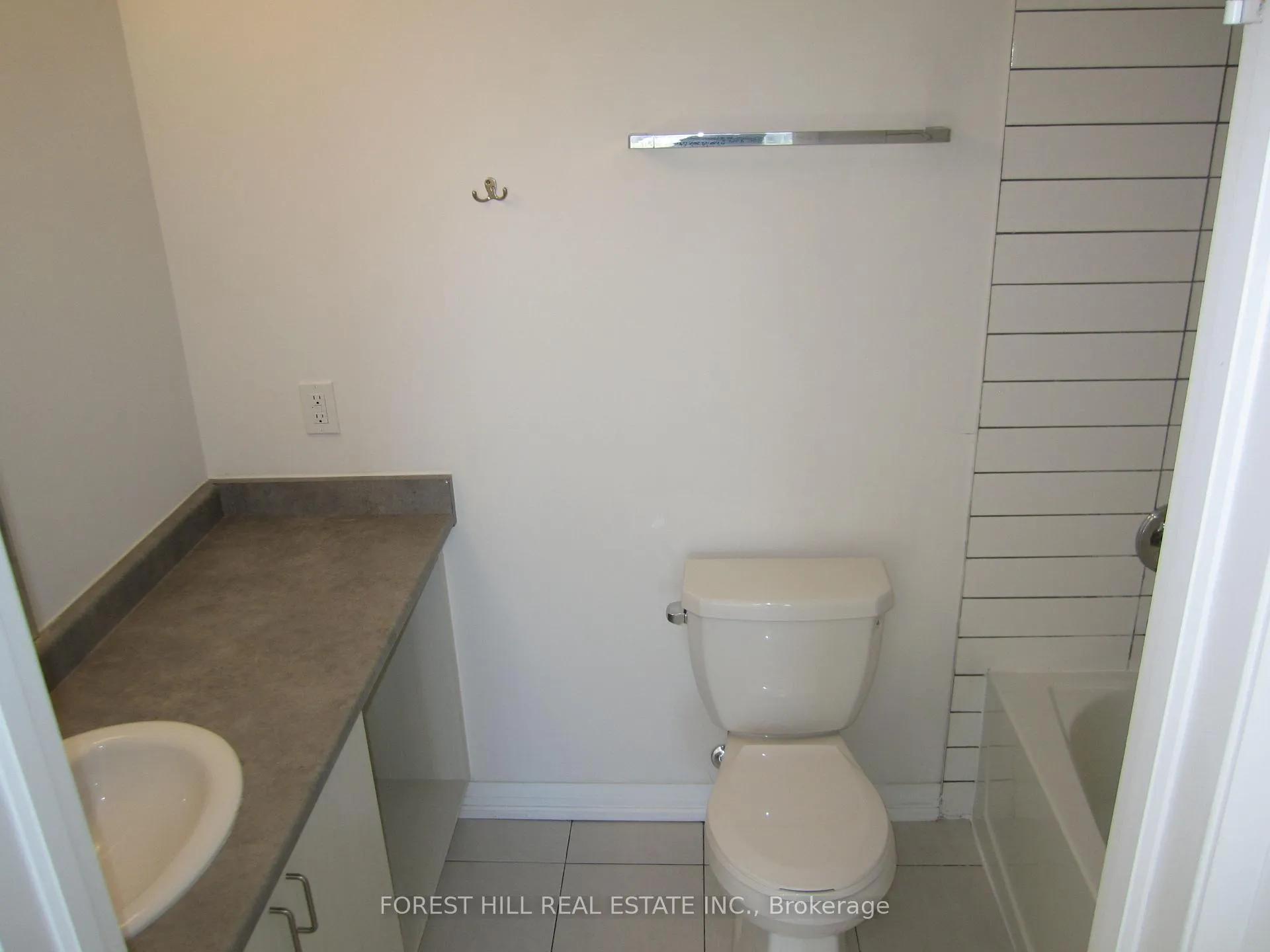 Photo 11 of Unit 111, 8010 Kipling Avenue, Vaughan, West Woodbridge — HOMEH