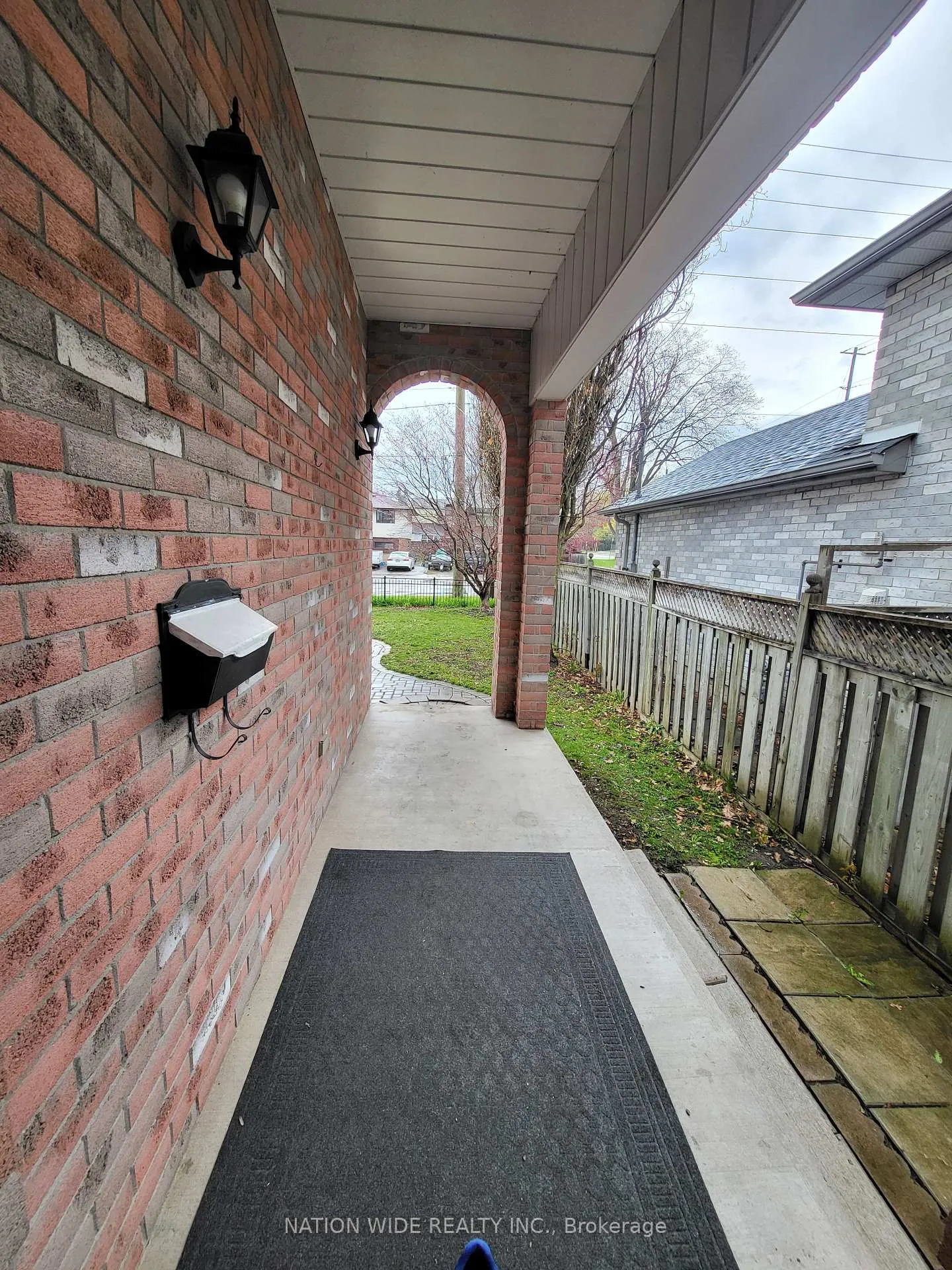 Photo 3 of 507 Dunlop Street W, Whitby, Downtown Whitby — HOMEH