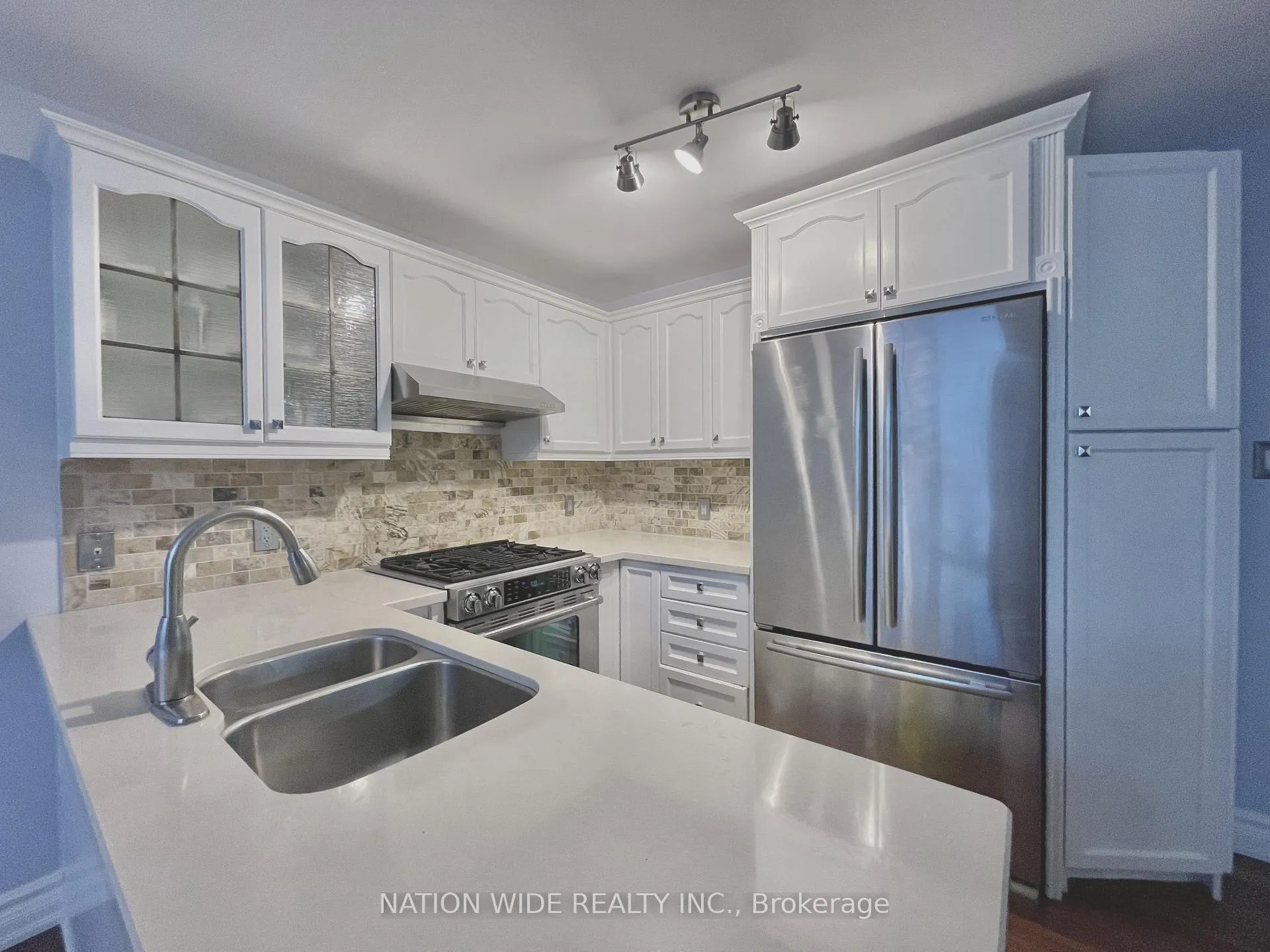 Photo 10 of 507 Dunlop Street W, Whitby, Downtown Whitby — HOMEH