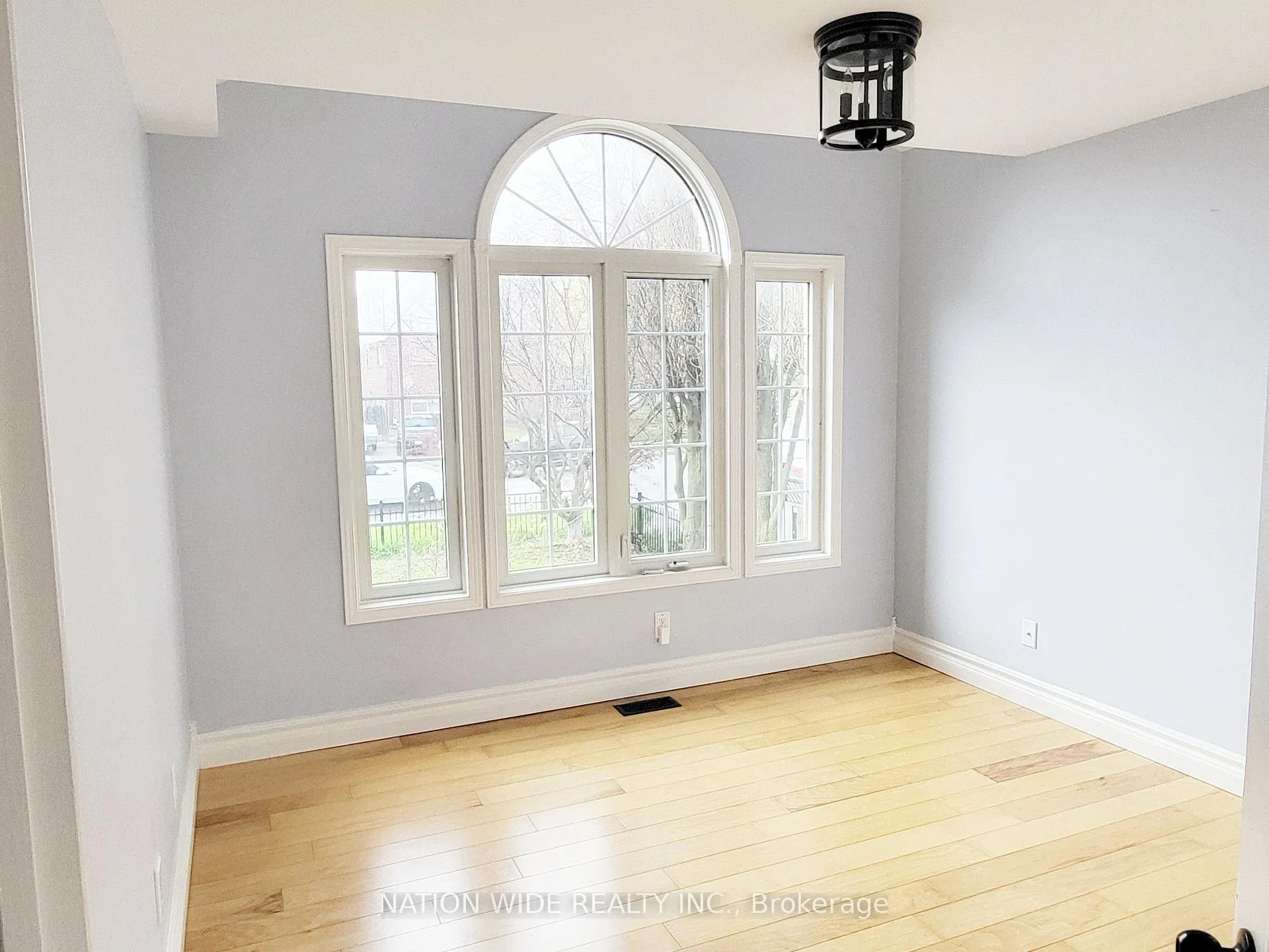 Photo 15 of 507 Dunlop Street W, Whitby, Downtown Whitby — HOMEH