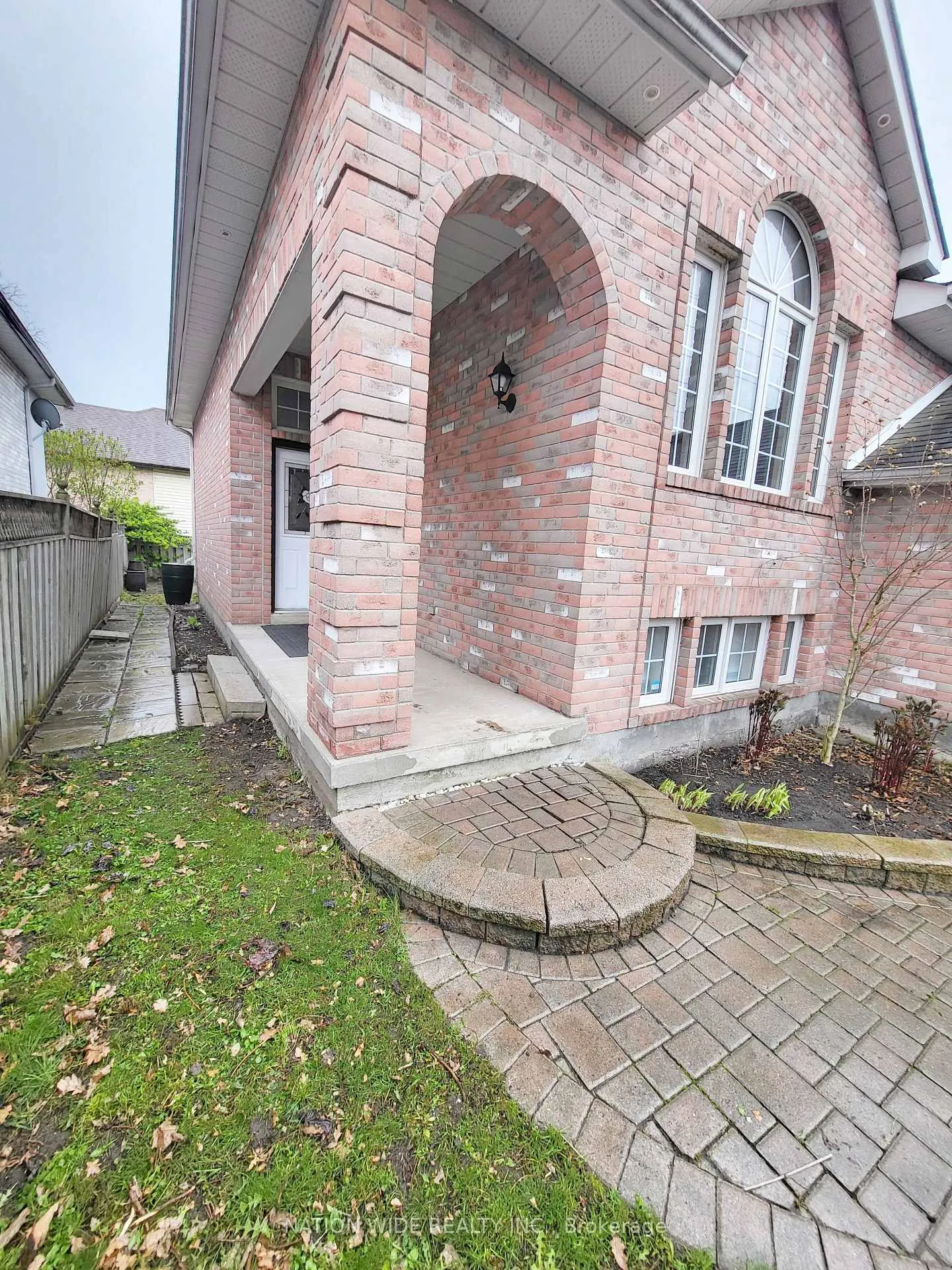 Photo 32 of 507 Dunlop Street W, Whitby, Downtown Whitby — HOMEH
