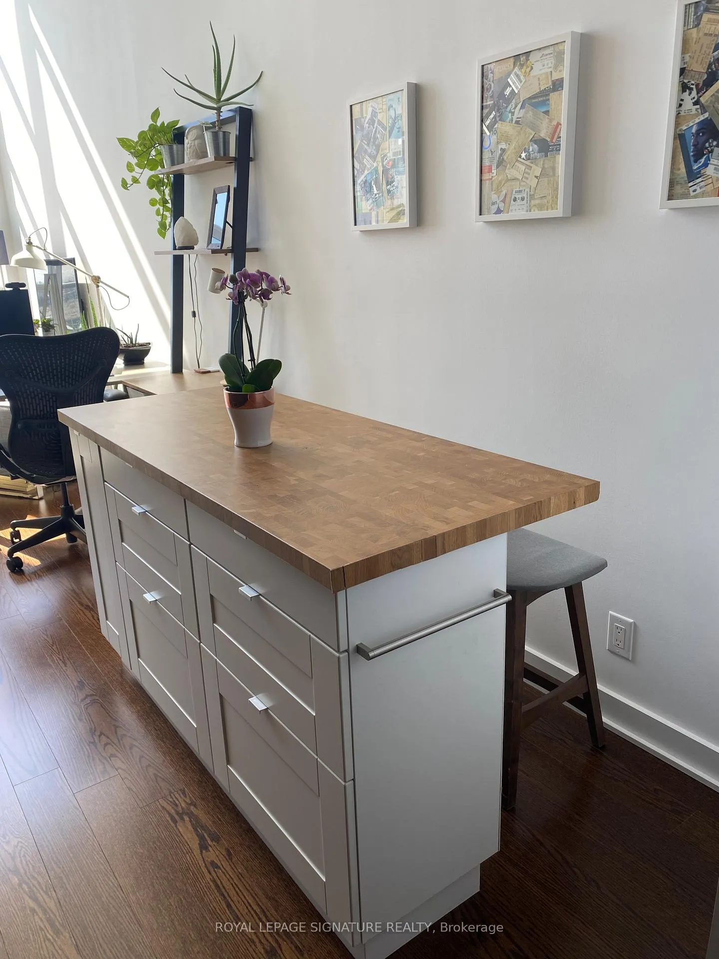 Photo 4 of Unit 705, 5 Hanna Avenue, Toronto, Niagara — HOMEH