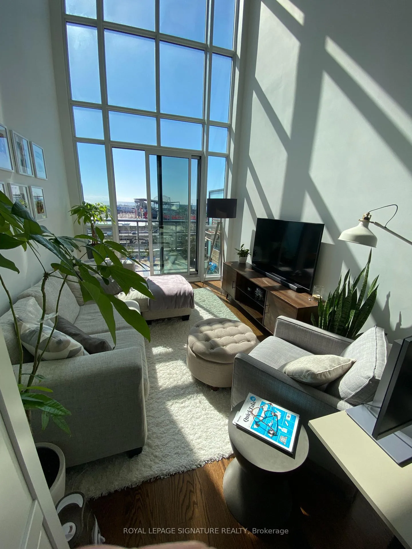 Photo 6 of Unit 705, 5 Hanna Avenue, Toronto, Niagara — HOMEH
