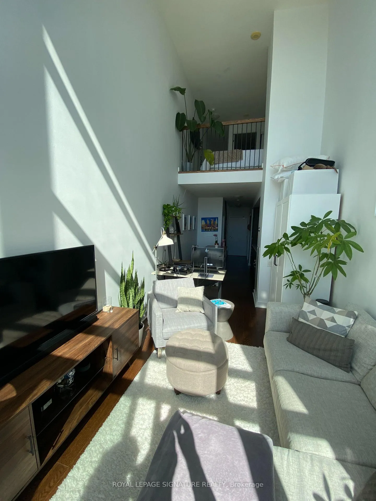 Photo 8 of Unit 705, 5 Hanna Avenue, Toronto, Niagara — HOMEH