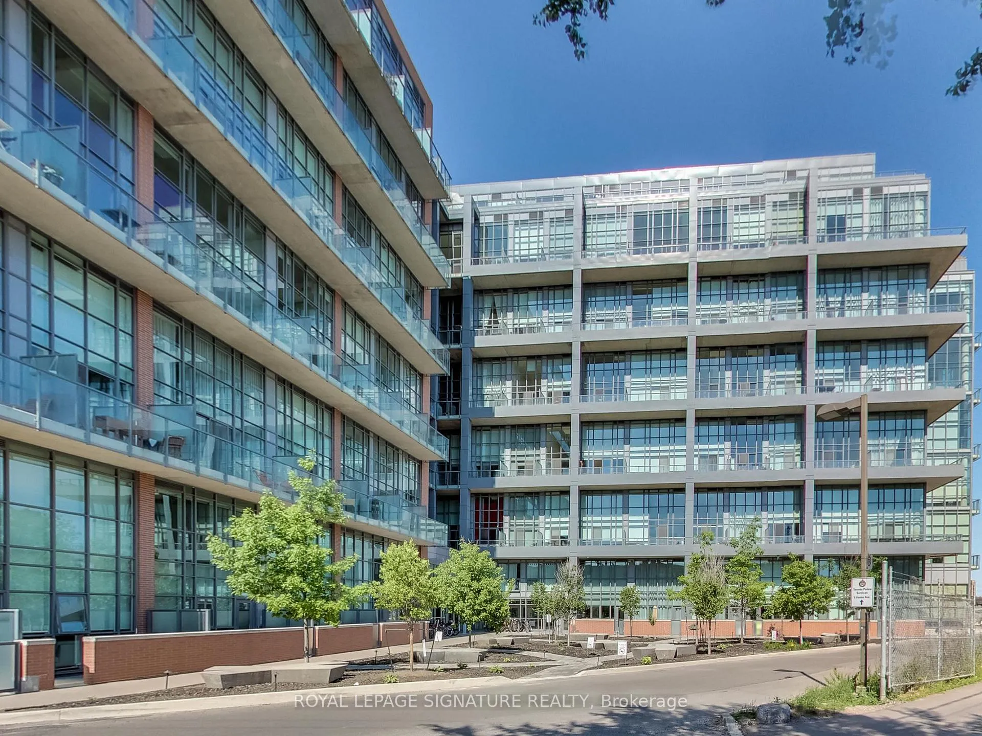 Photo 12 of Unit 705, 5 Hanna Avenue, Toronto, Niagara — HOMEH