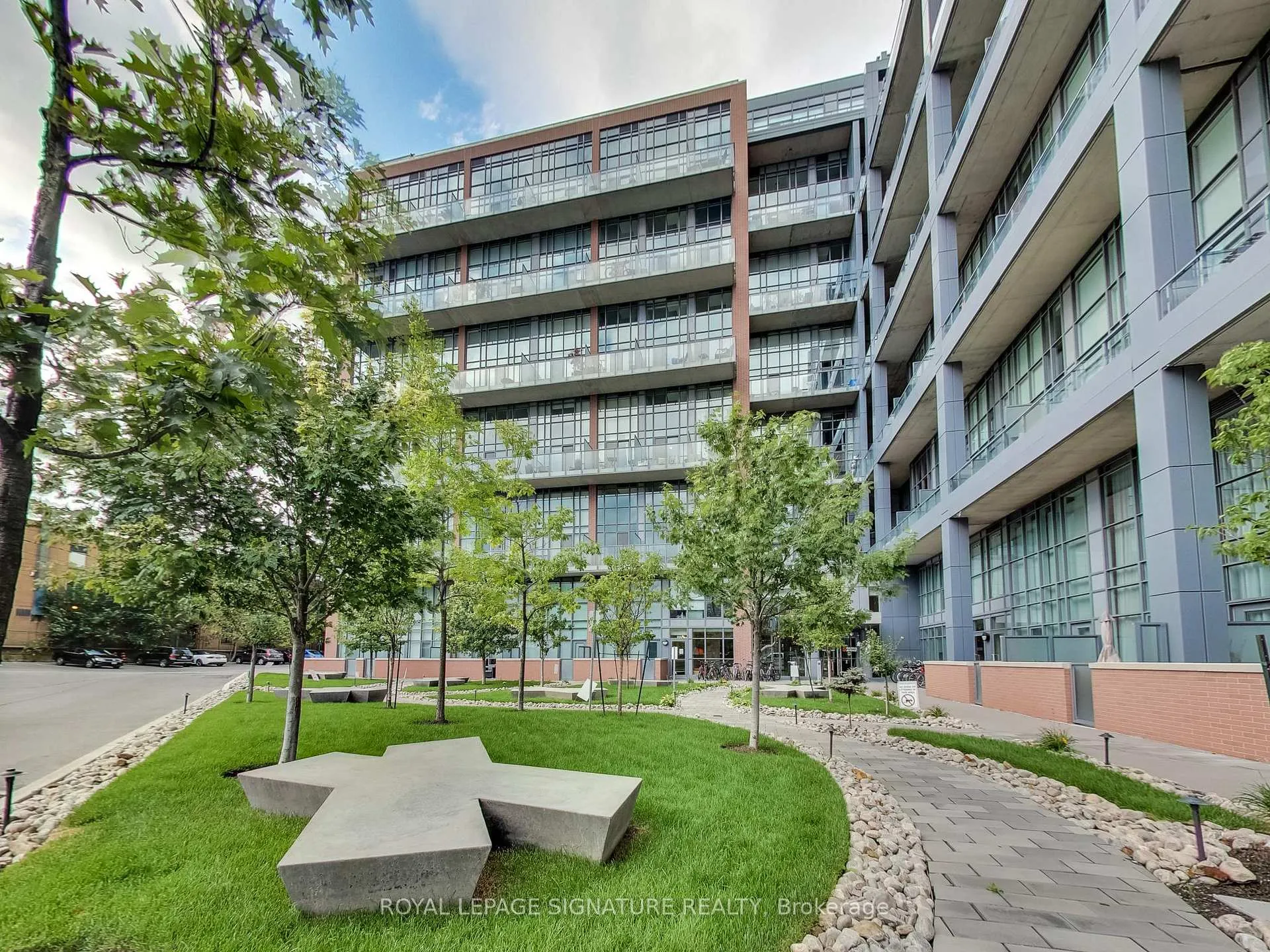 Photo 13 of Unit 705, 5 Hanna Avenue, Toronto, Niagara — HOMEH