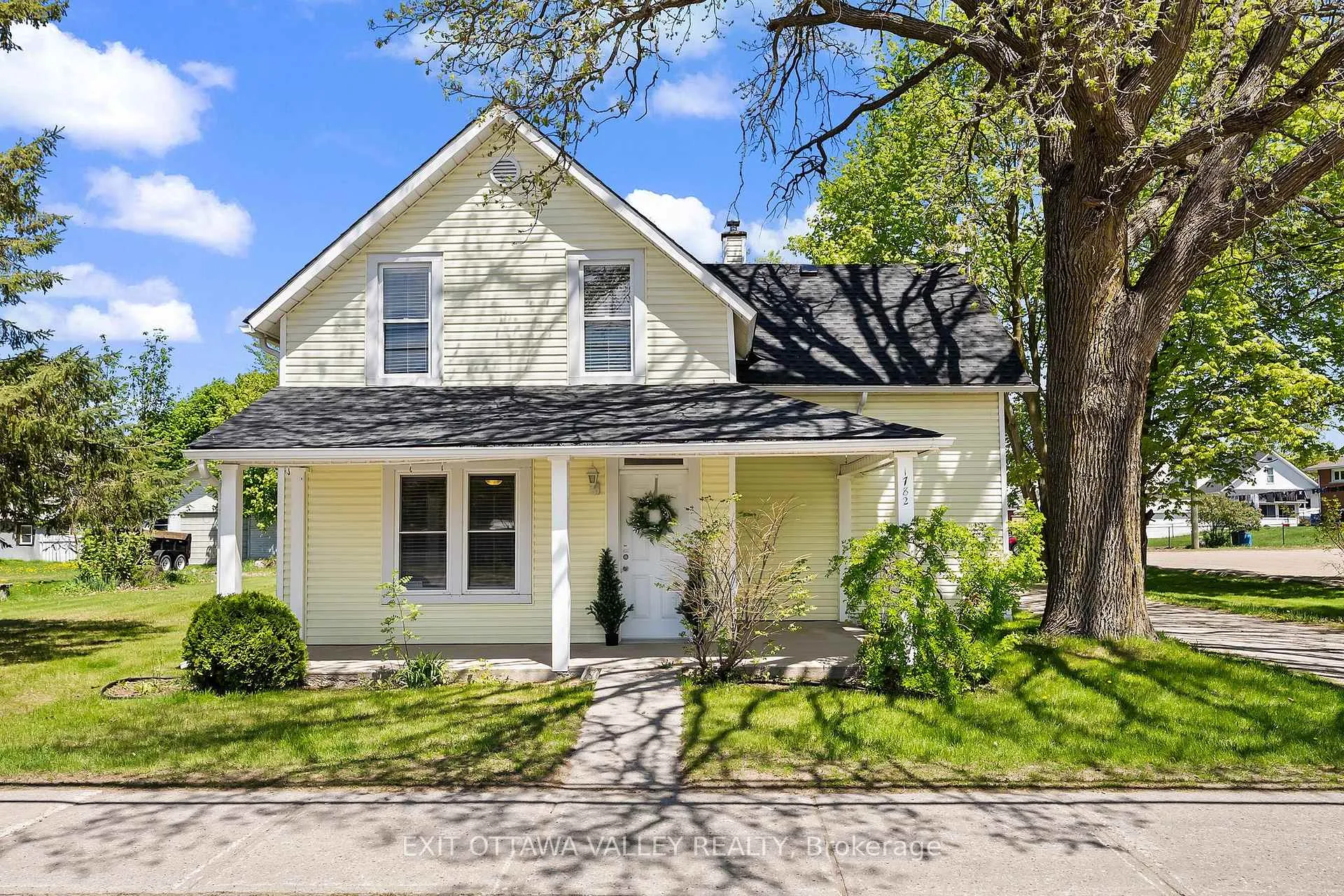 Front of 1782 Beachburg Road