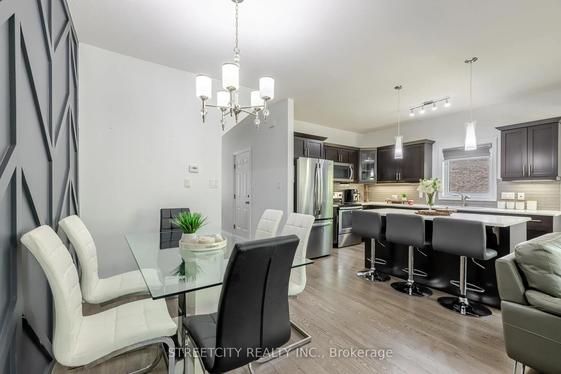 Photo 15 of Unit 99, 1924 Cedarhollow Boulevard, London, North D — HOMEH