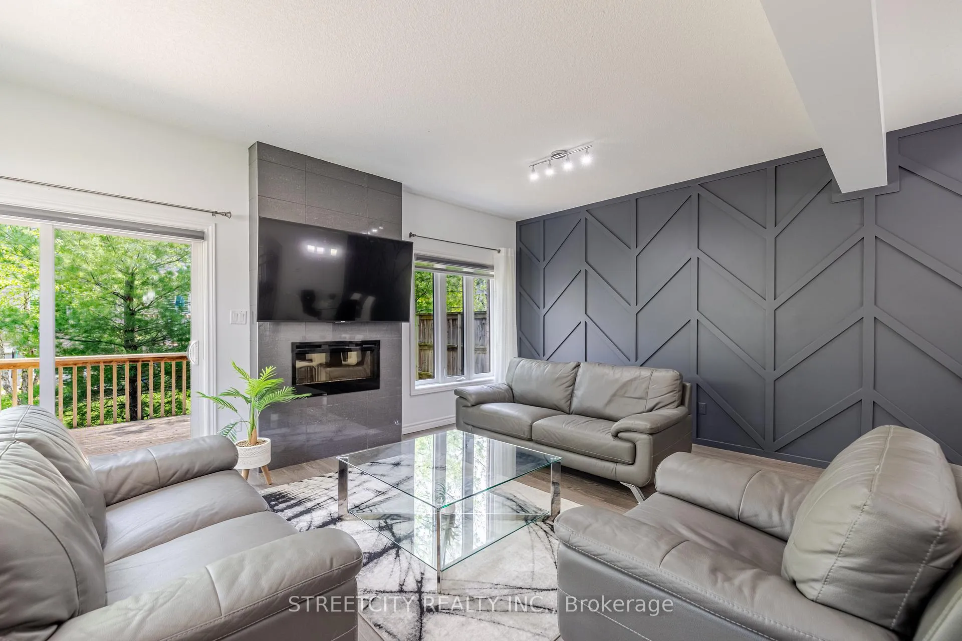 Photo 17 of Unit 99, 1924 Cedarhollow Boulevard, London, North D — HOMEH