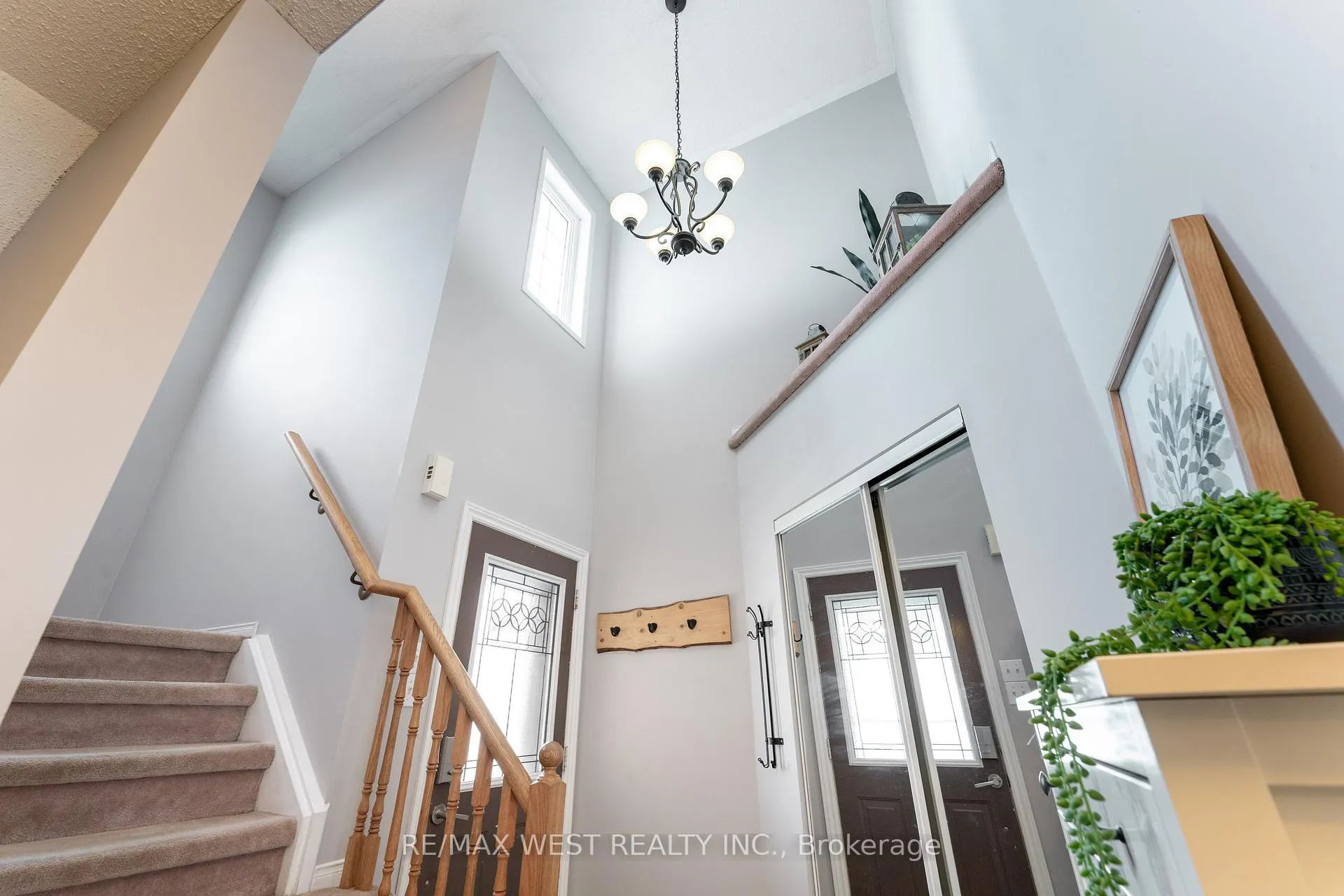 Photo 7 of 72 Bannister Street, Clarington, Bowmanville — HOMEH