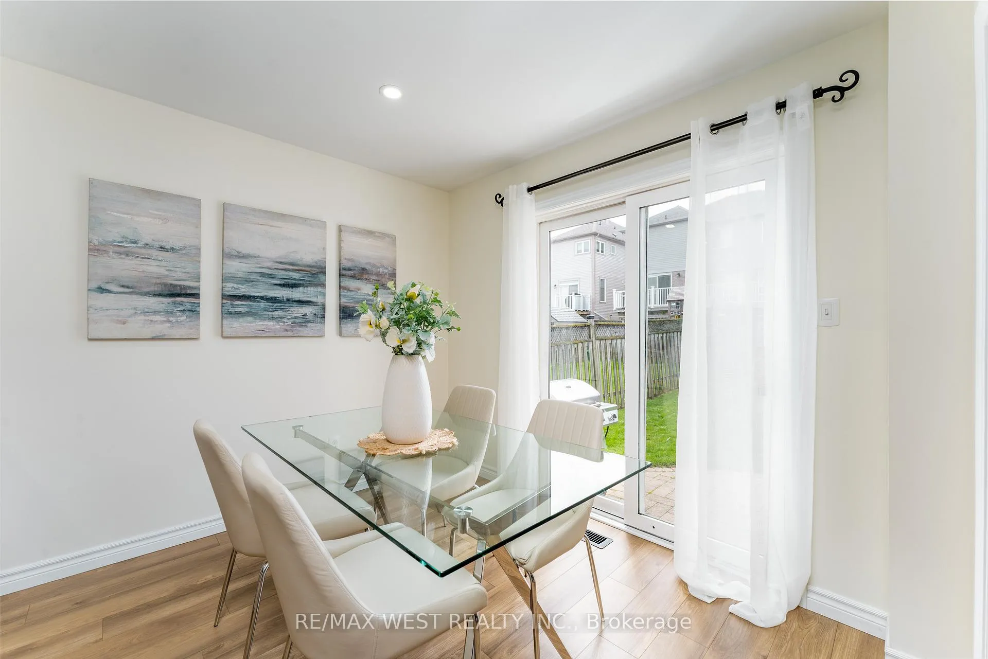 Photo 15 of 72 Bannister Street, Clarington, Bowmanville — HOMEH