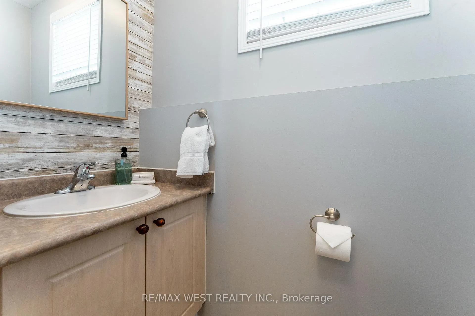 Photo 18 of 72 Bannister Street, Clarington, Bowmanville — HOMEH