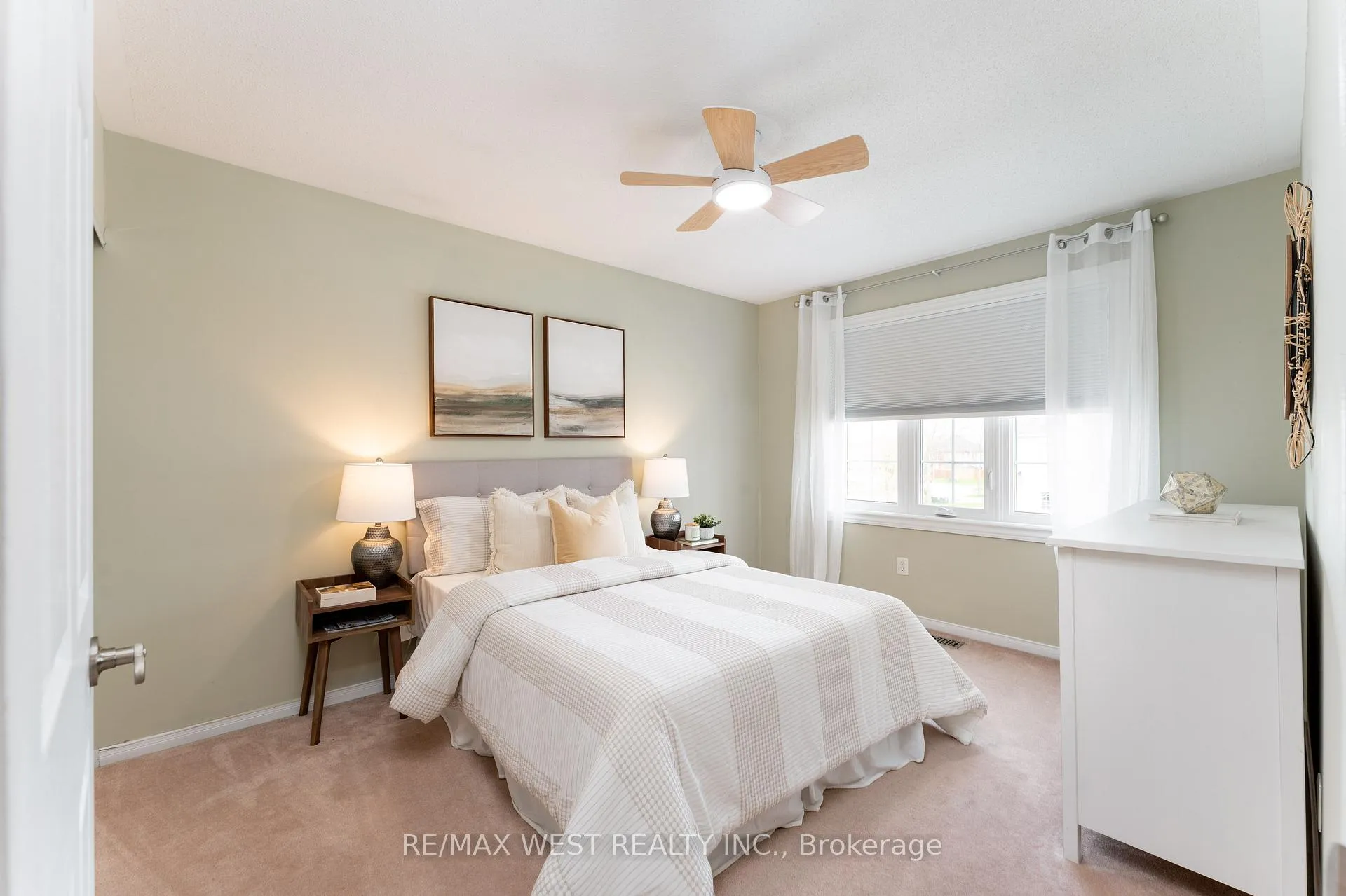 Photo 22 of 72 Bannister Street, Clarington, Bowmanville — HOMEH