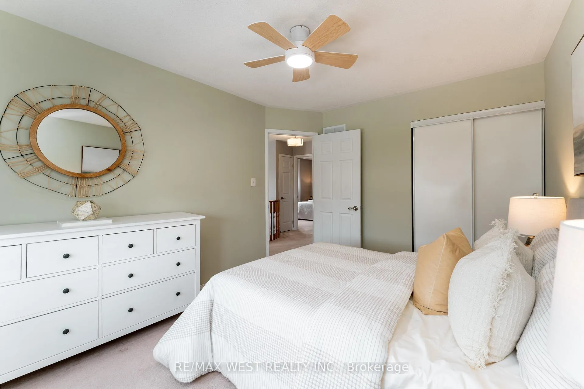 Photo 23 of 72 Bannister Street, Clarington, Bowmanville — HOMEH
