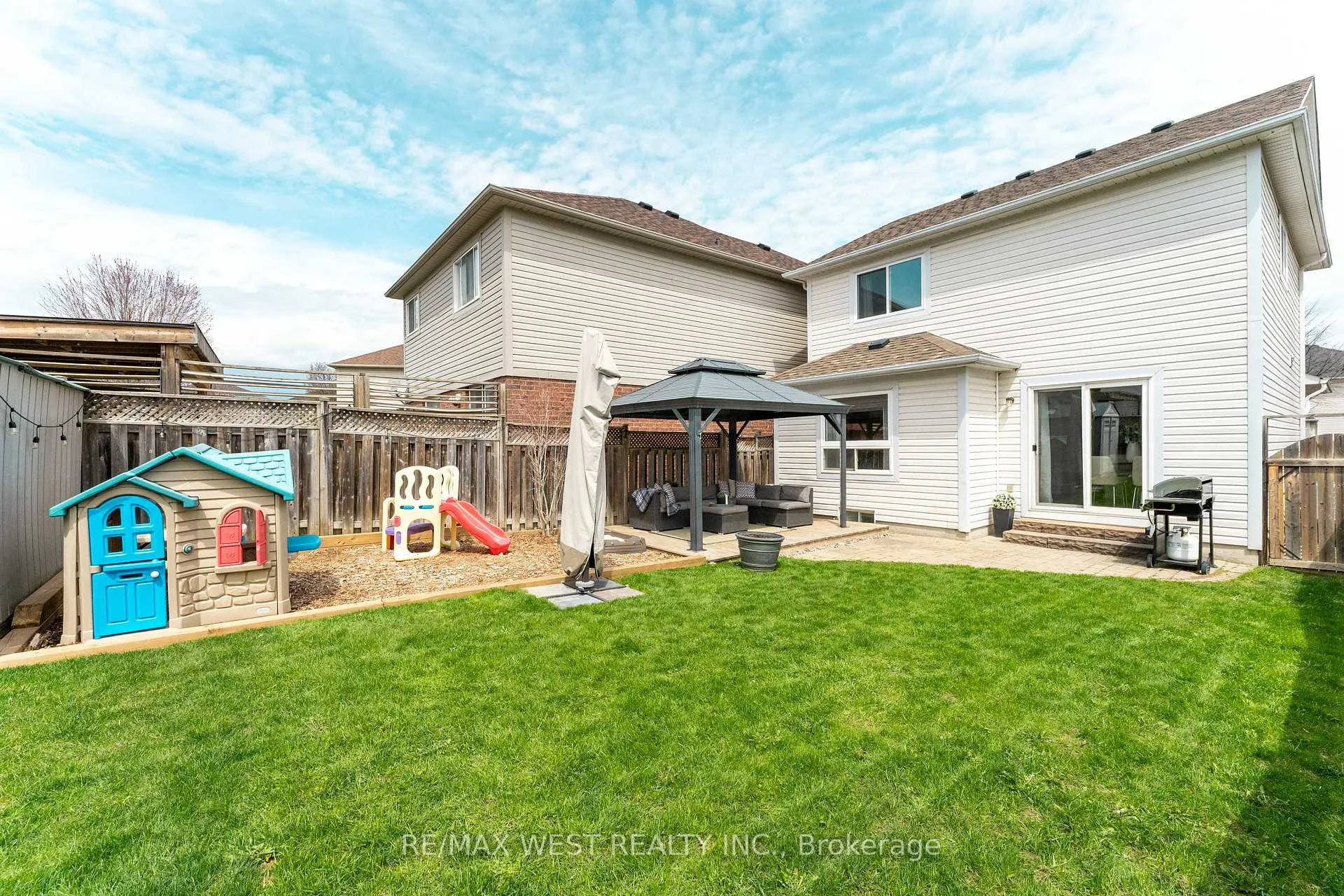 Photo 33 of 72 Bannister Street, Clarington, Bowmanville — HOMEH